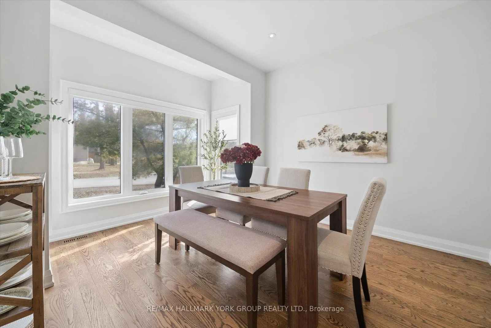 Photo 5 of 220 Pine Beach Drive, Georgina, Keswick South — HOMEH