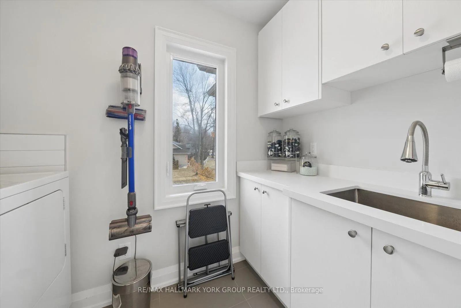 Photo 32 of 220 Pine Beach Drive, Georgina, Keswick South — HOMEH