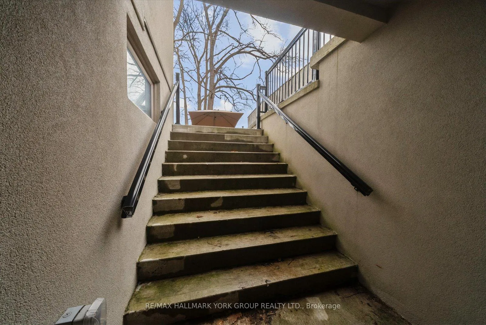 Photo 37 of 220 Pine Beach Drive, Georgina, Keswick South — HOMEH