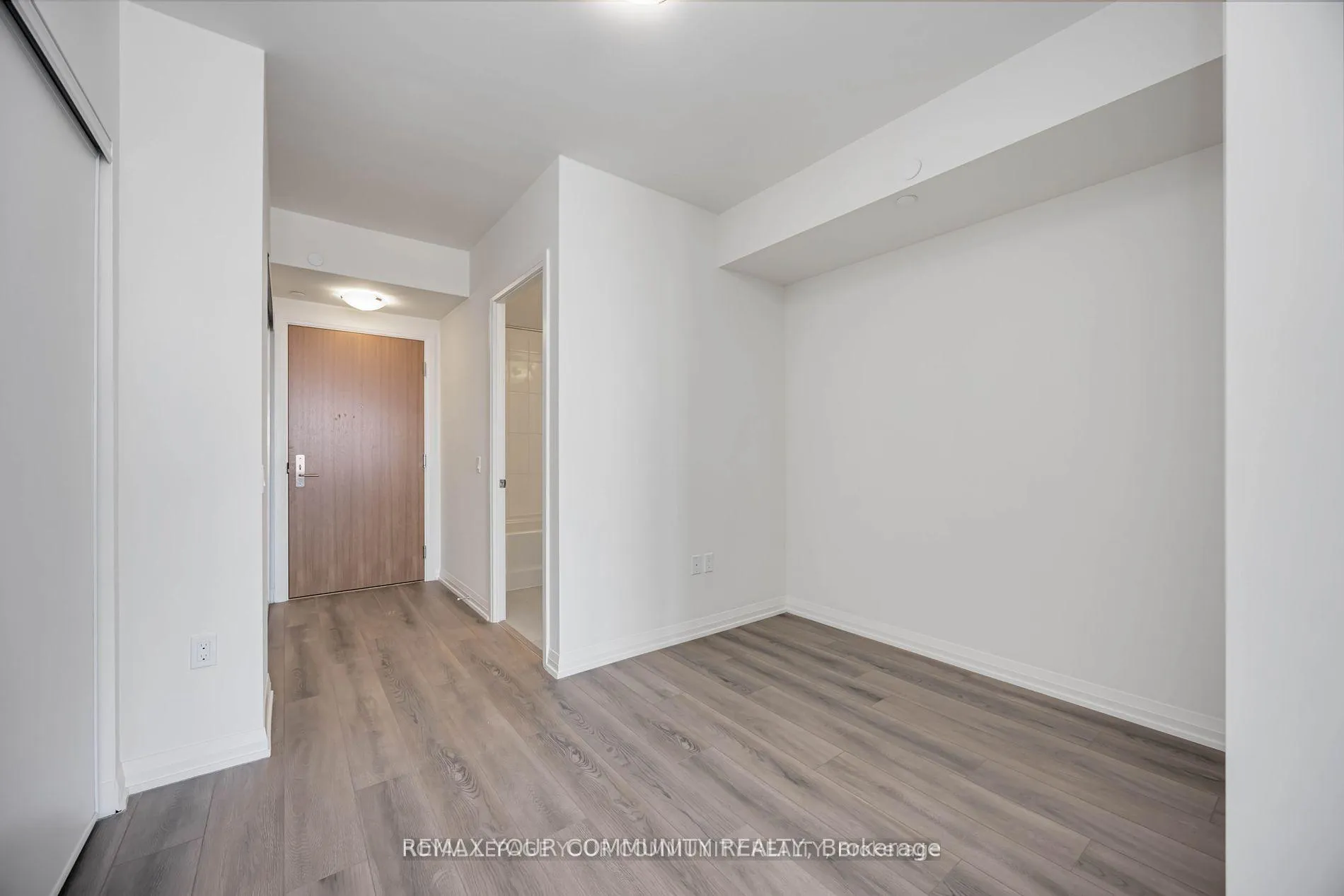 Photo 4 of Unit 429, 8960 Jane Street, Vaughan, Vellore Village — HOMEH