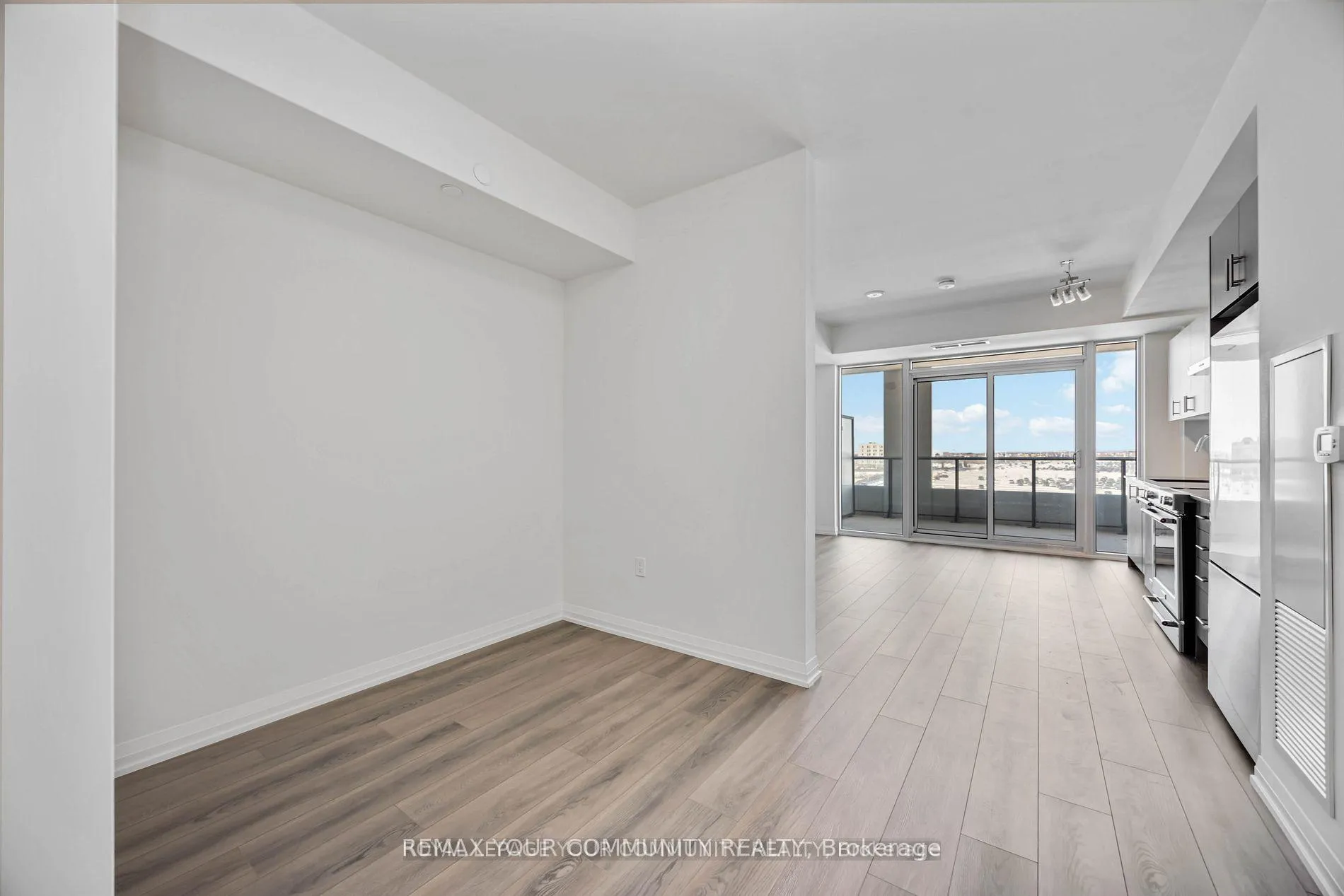 Photo 5 of Unit 429, 8960 Jane Street, Vaughan, Vellore Village — HOMEH