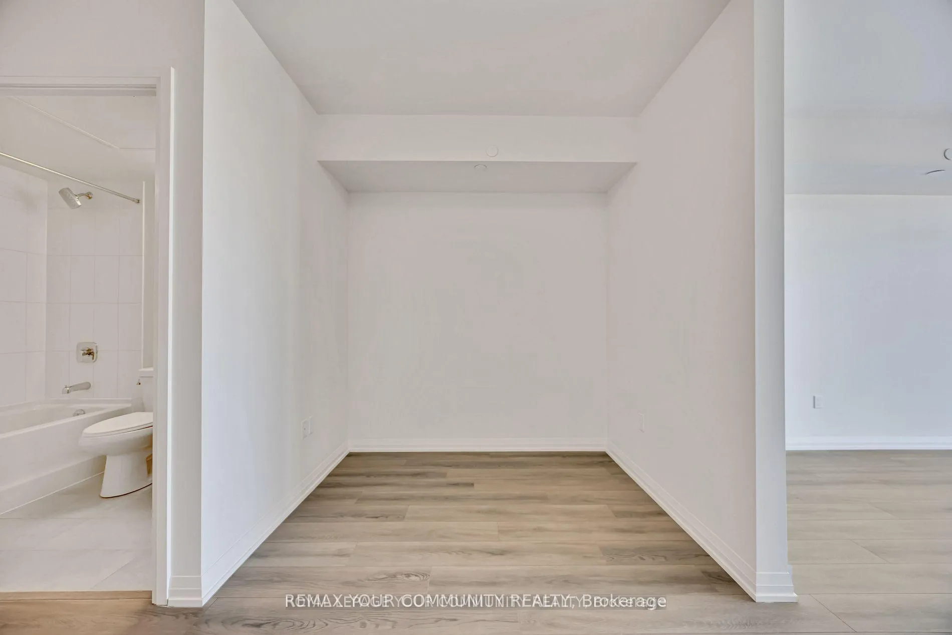 Photo 6 of Unit 429, 8960 Jane Street, Vaughan, Vellore Village — HOMEH