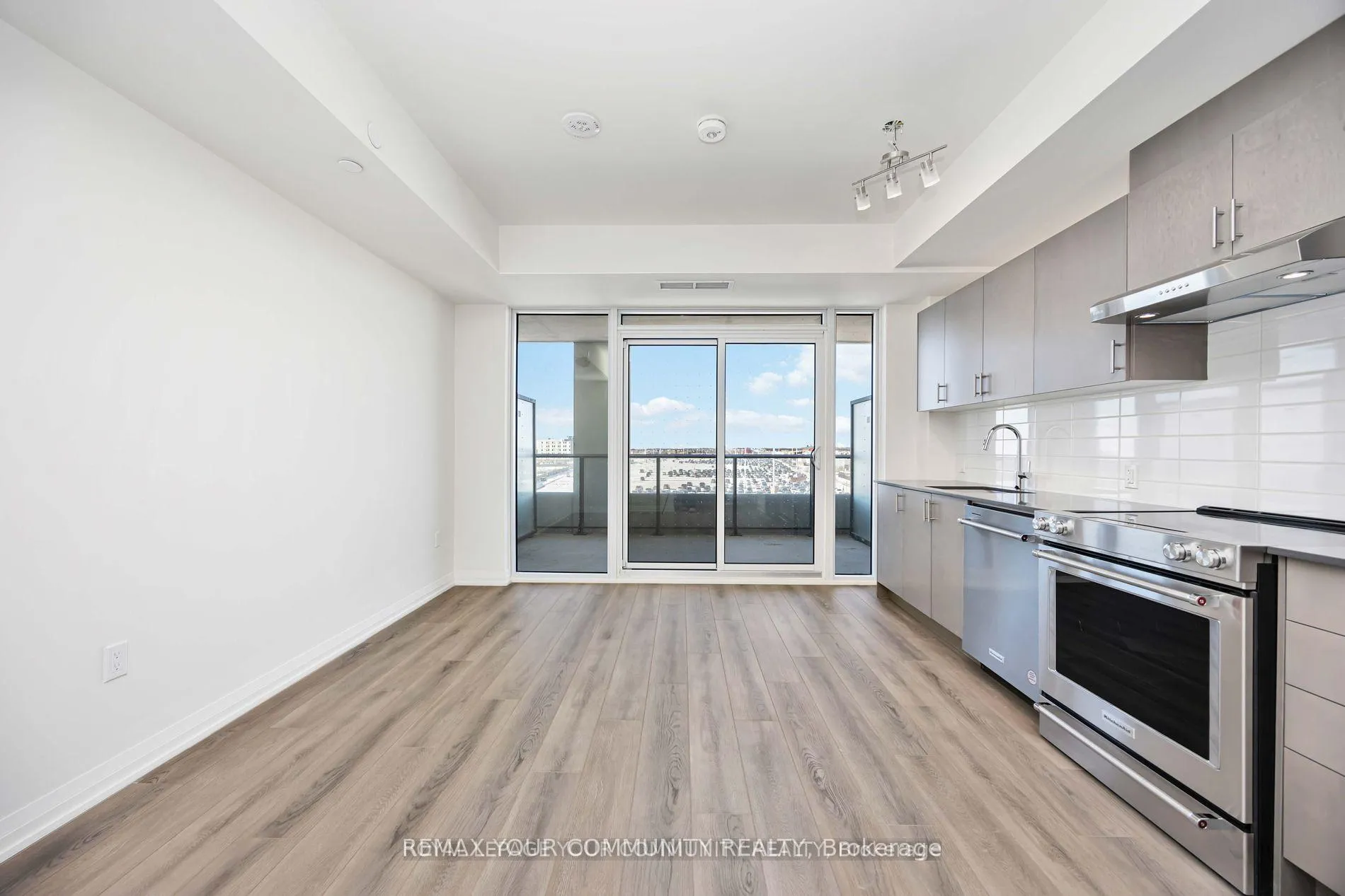 Photo 12 of Unit 429, 8960 Jane Street, Vaughan, Vellore Village — HOMEH
