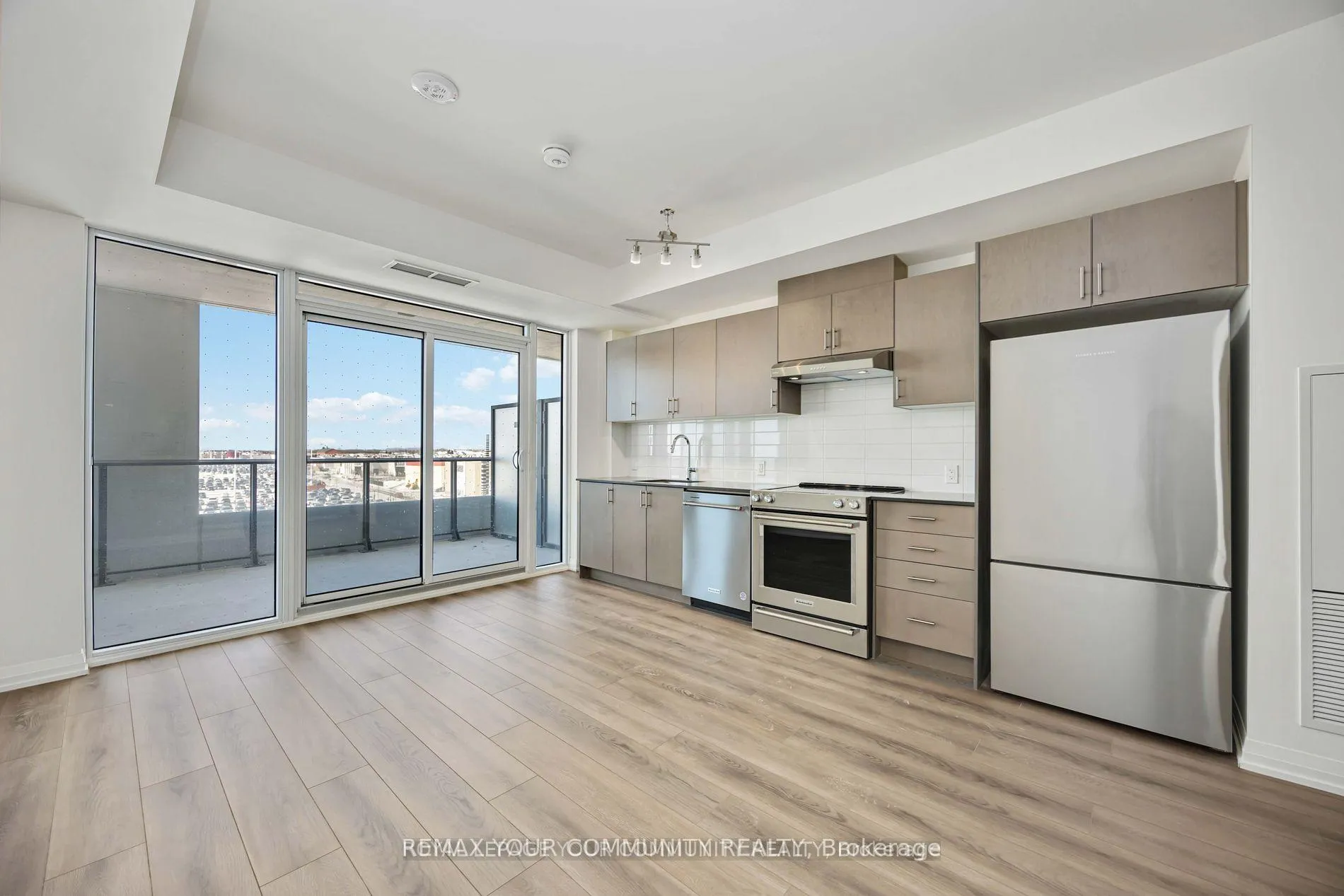 Photo 13 of Unit 429, 8960 Jane Street, Vaughan, Vellore Village — HOMEH