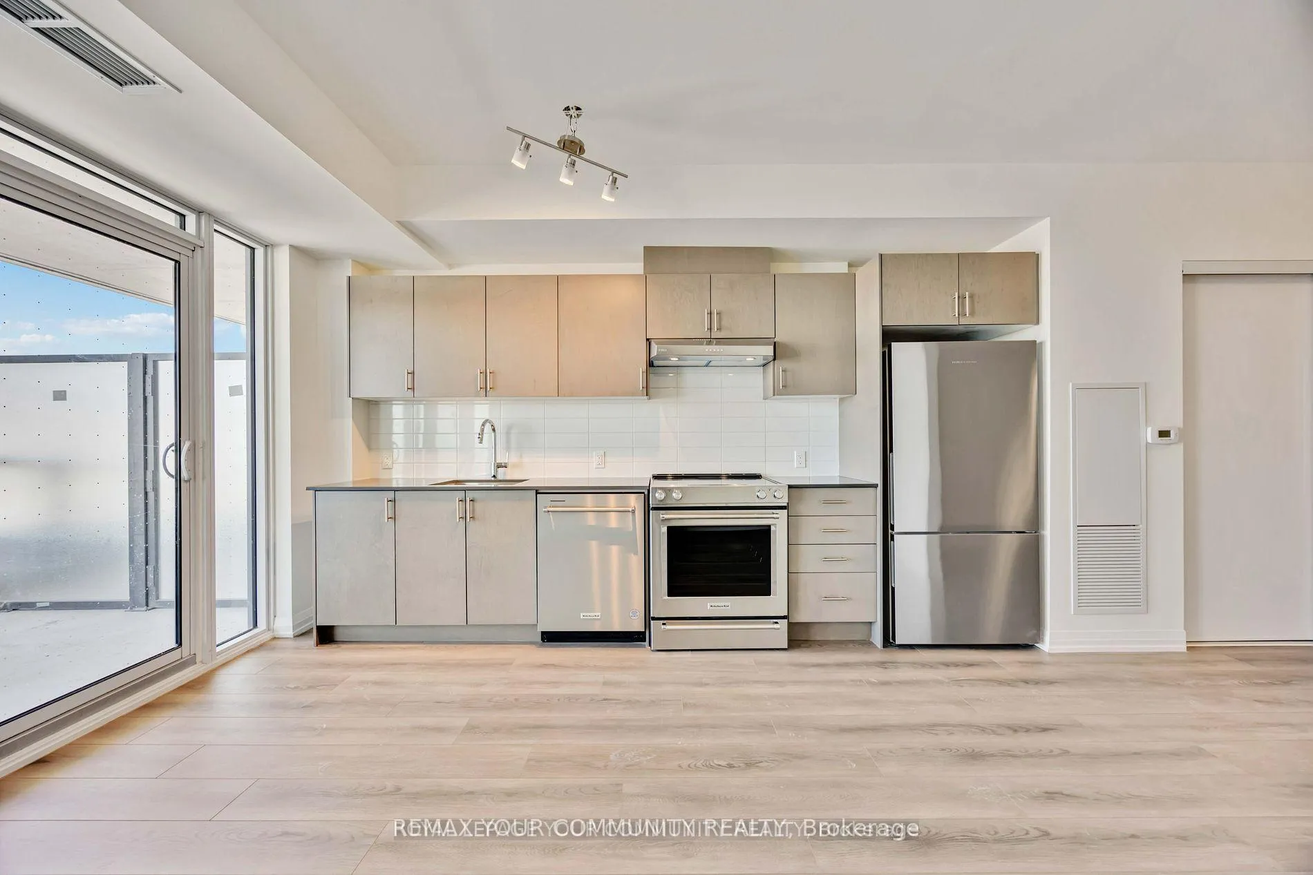 Photo 14 of Unit 429, 8960 Jane Street, Vaughan, Vellore Village — HOMEH
