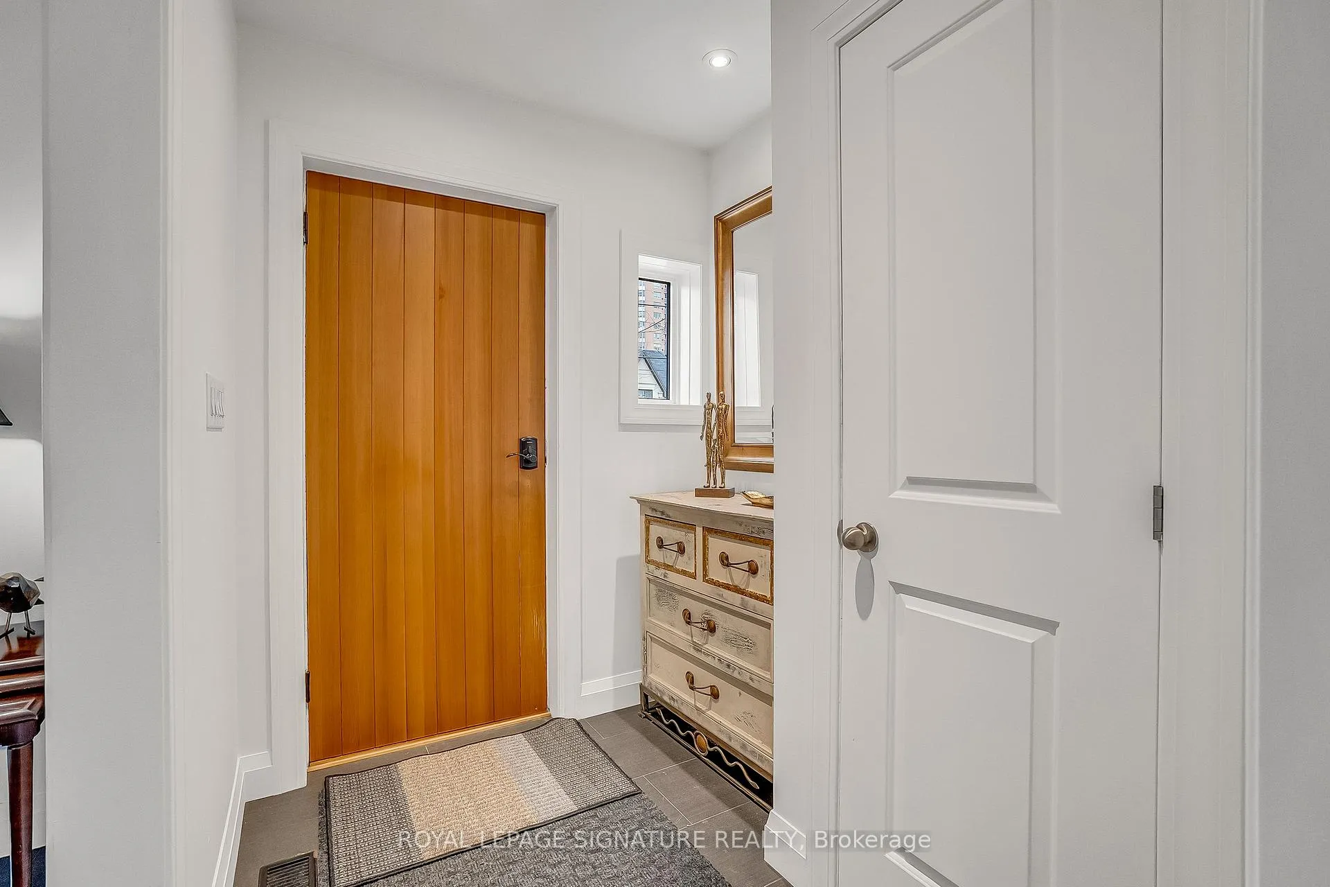 Photo 5 of 31 Burncrest Drive, Toronto, Bedford Park-Nortown — HOMEH
