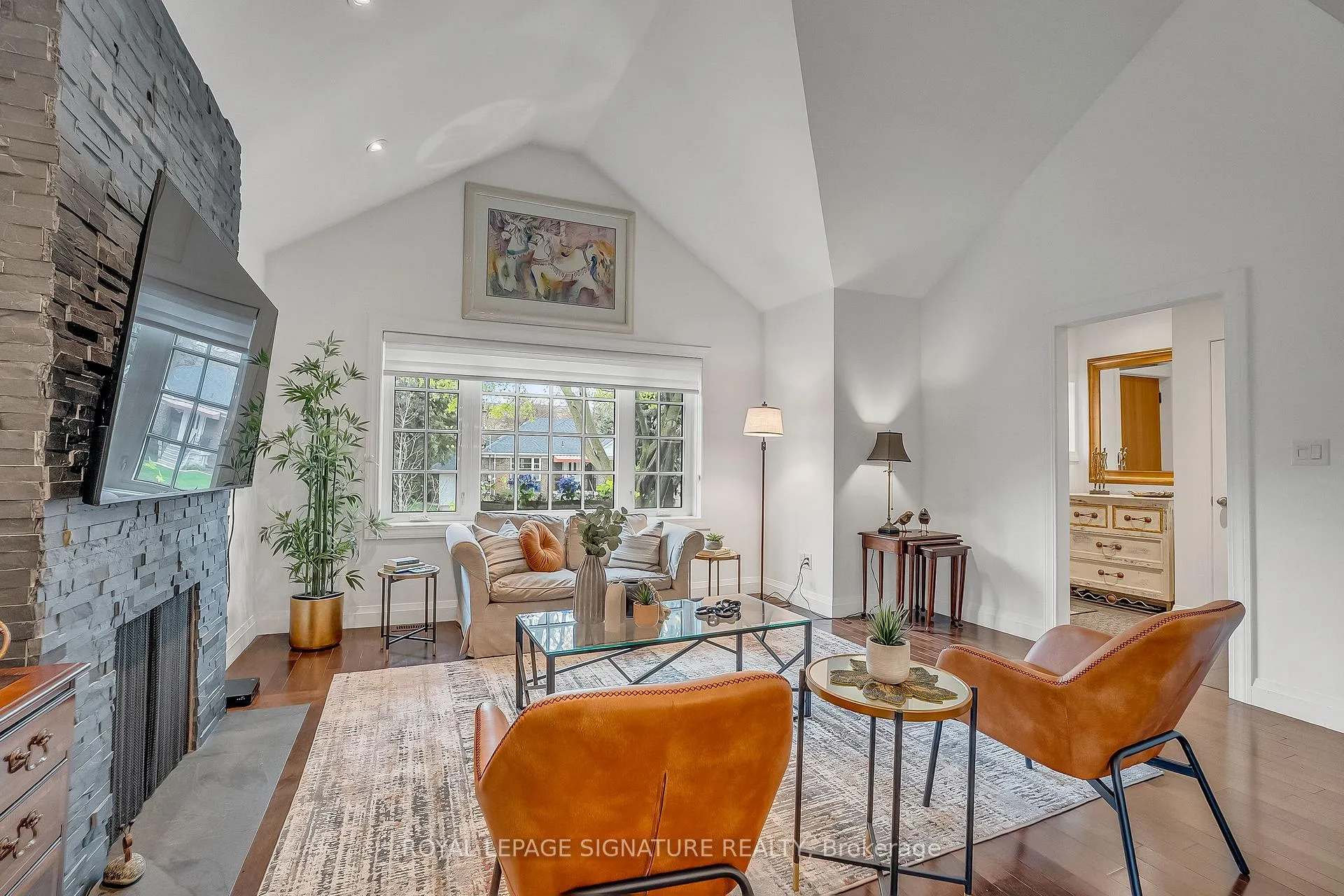Photo 7 of 31 Burncrest Drive, Toronto, Bedford Park-Nortown — HOMEH