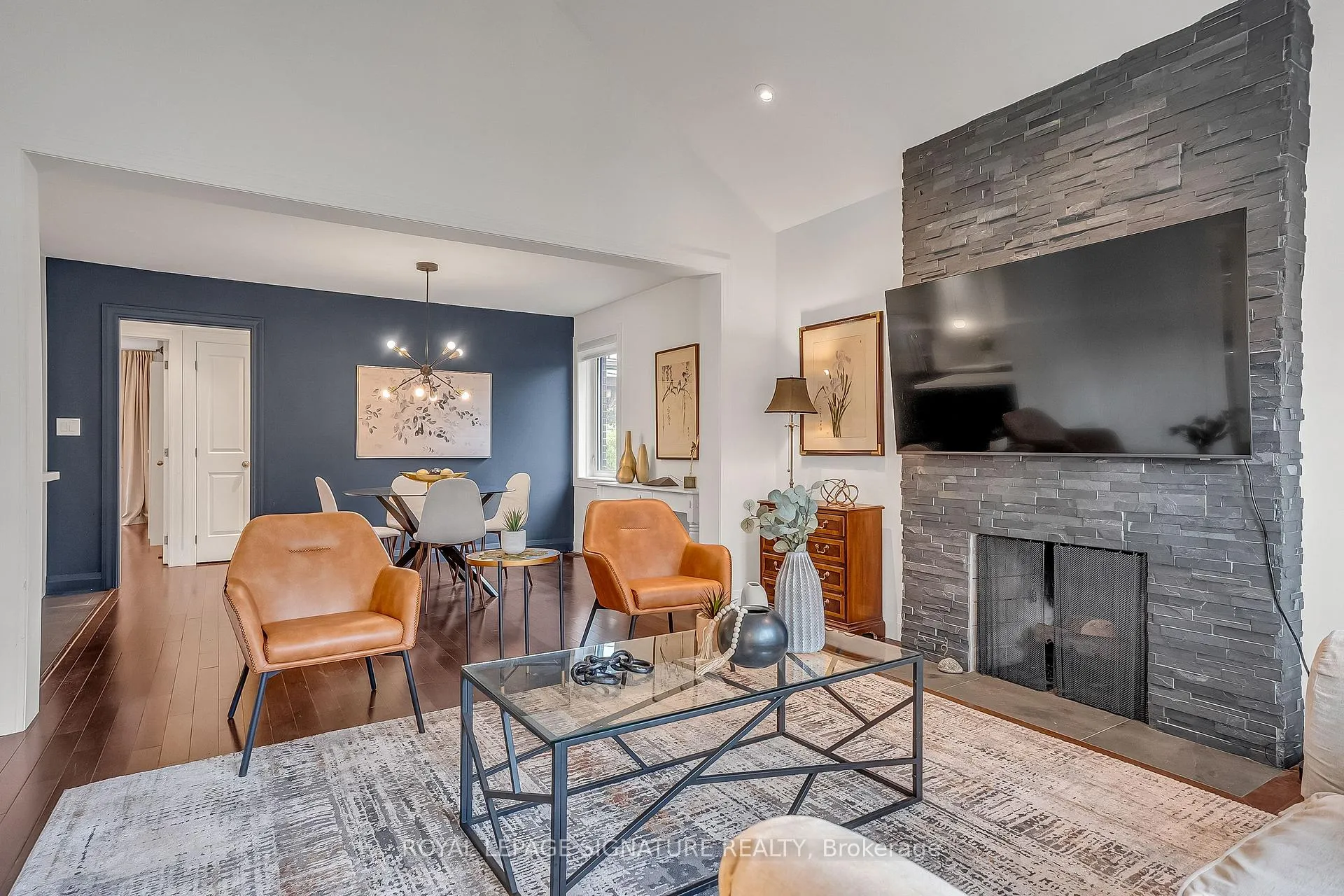 Photo 8 of 31 Burncrest Drive, Toronto, Bedford Park-Nortown — HOMEH