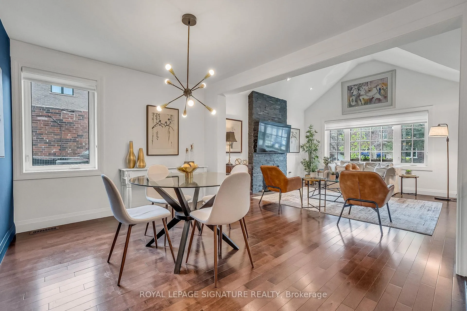 Photo 10 of 31 Burncrest Drive, Toronto, Bedford Park-Nortown — HOMEH