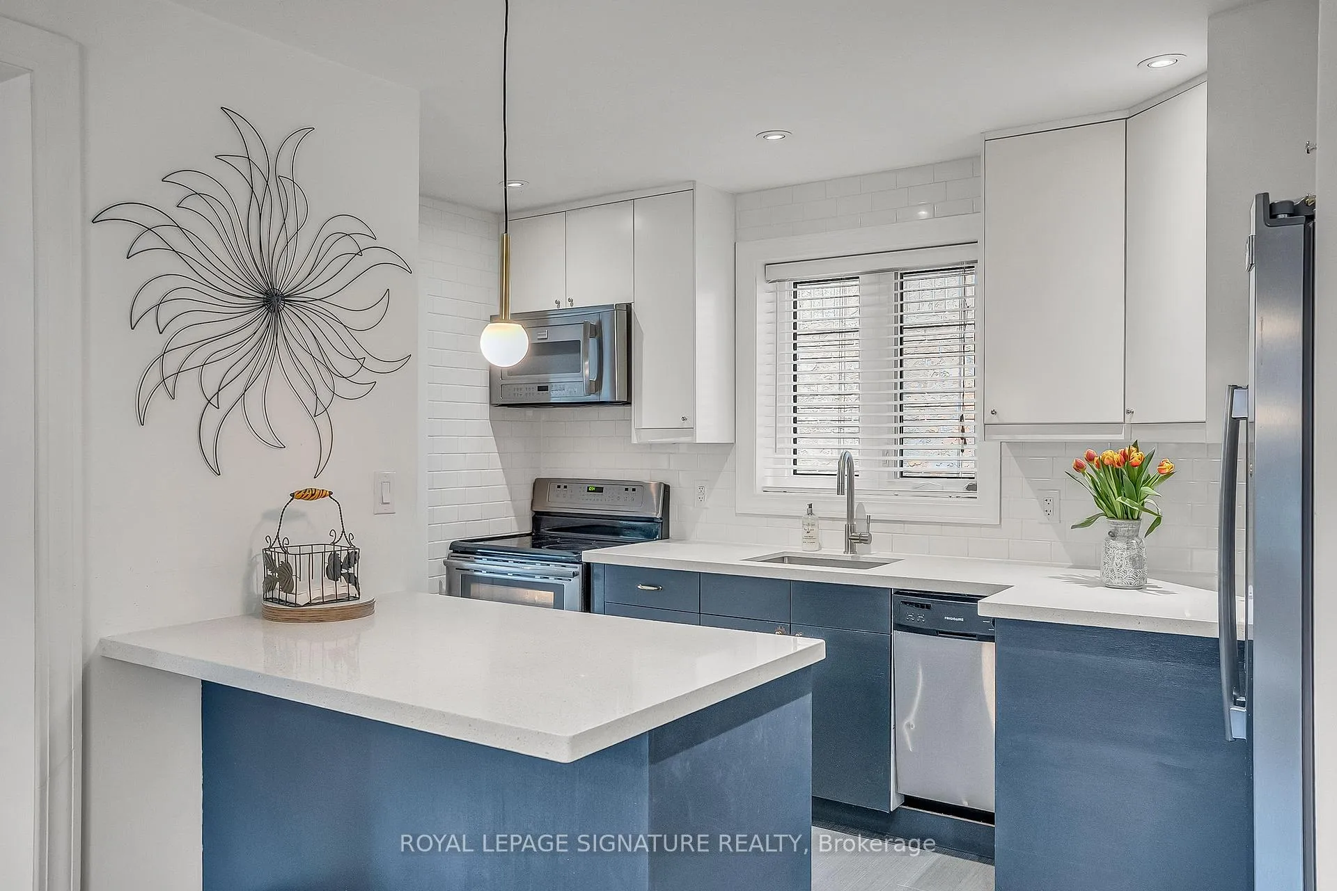 Photo 12 of 31 Burncrest Drive, Toronto, Bedford Park-Nortown — HOMEH