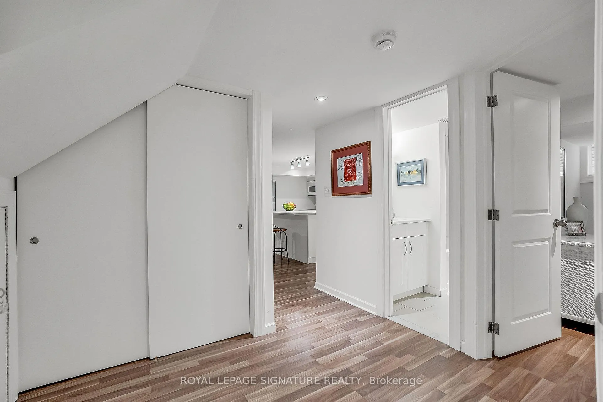 Photo 22 of 31 Burncrest Drive, Toronto, Bedford Park-Nortown — HOMEH