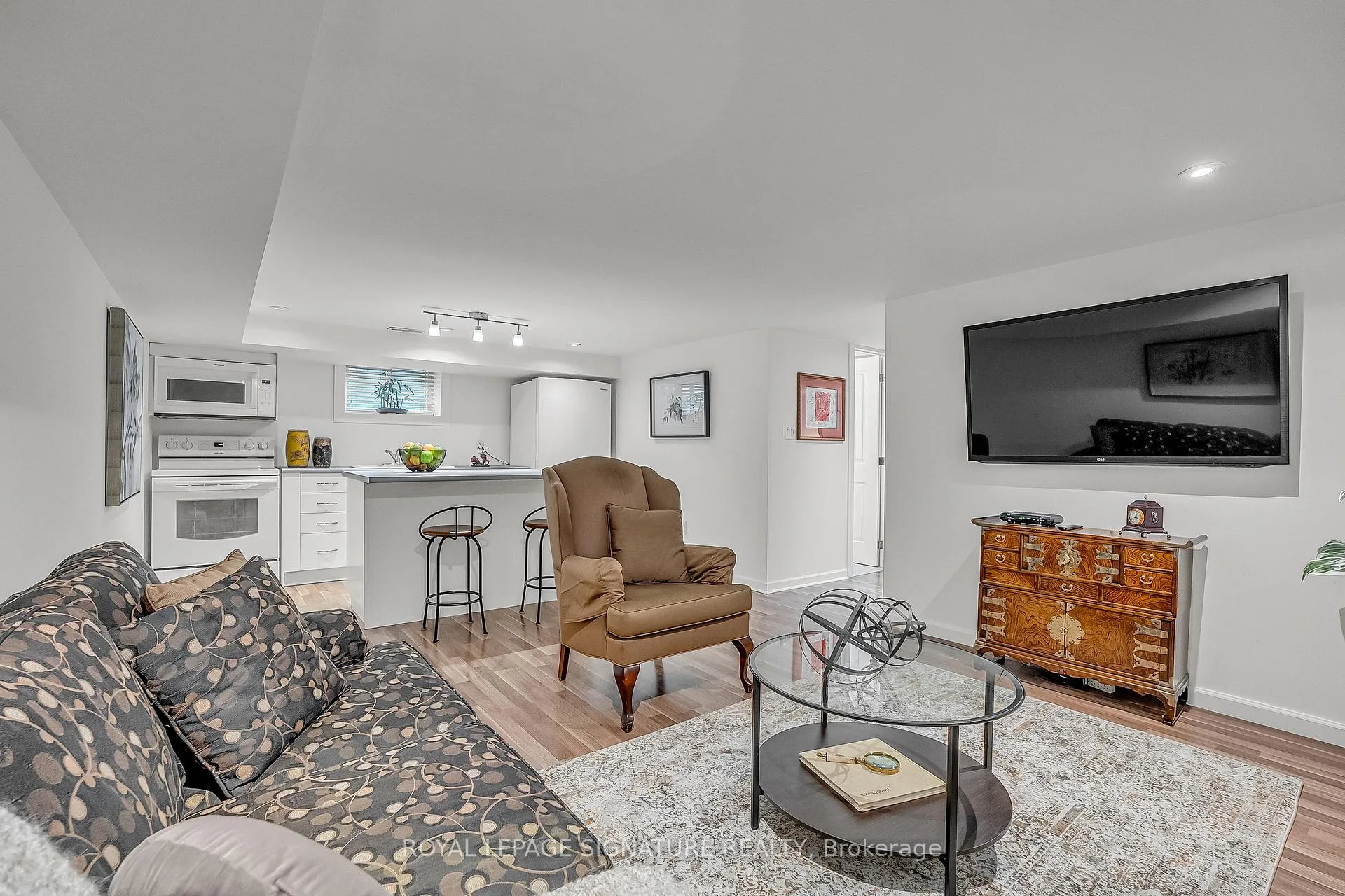 Photo 25 of 31 Burncrest Drive, Toronto, Bedford Park-Nortown — HOMEH