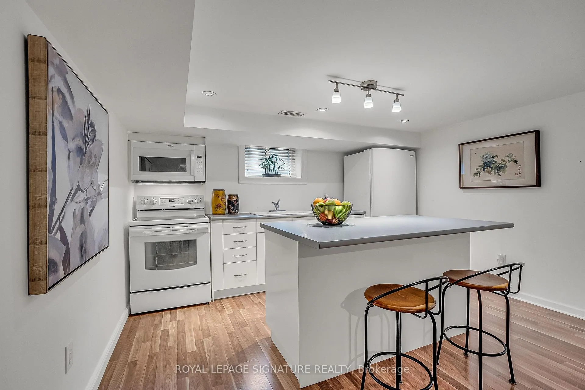 Photo 26 of 31 Burncrest Drive, Toronto, Bedford Park-Nortown — HOMEH