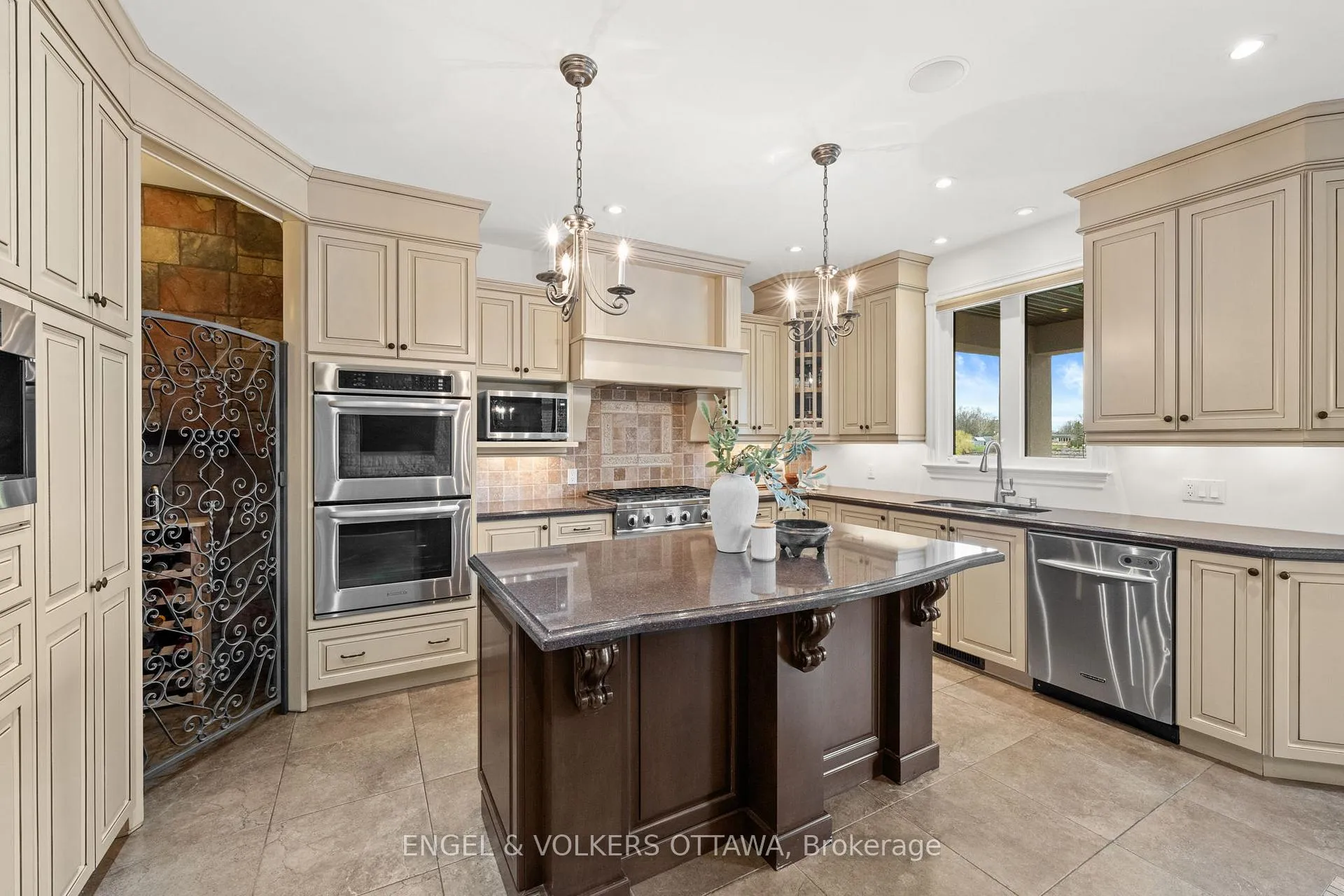 Photo 12 of 25 Winding Way, Ottawa, Barrhaven East — HOMEH