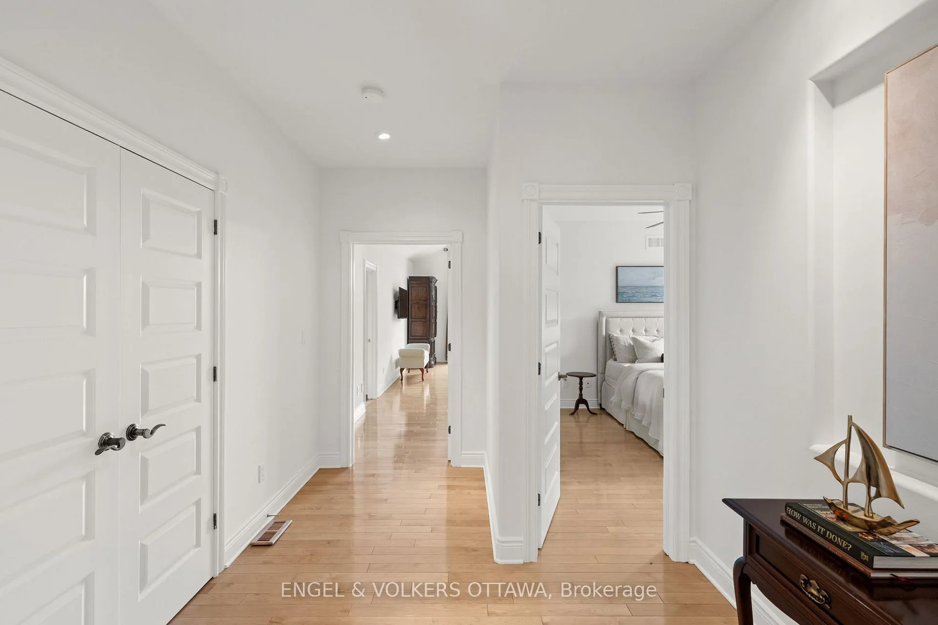Photo 16 of 25 Winding Way, Ottawa, Barrhaven East — HOMEH