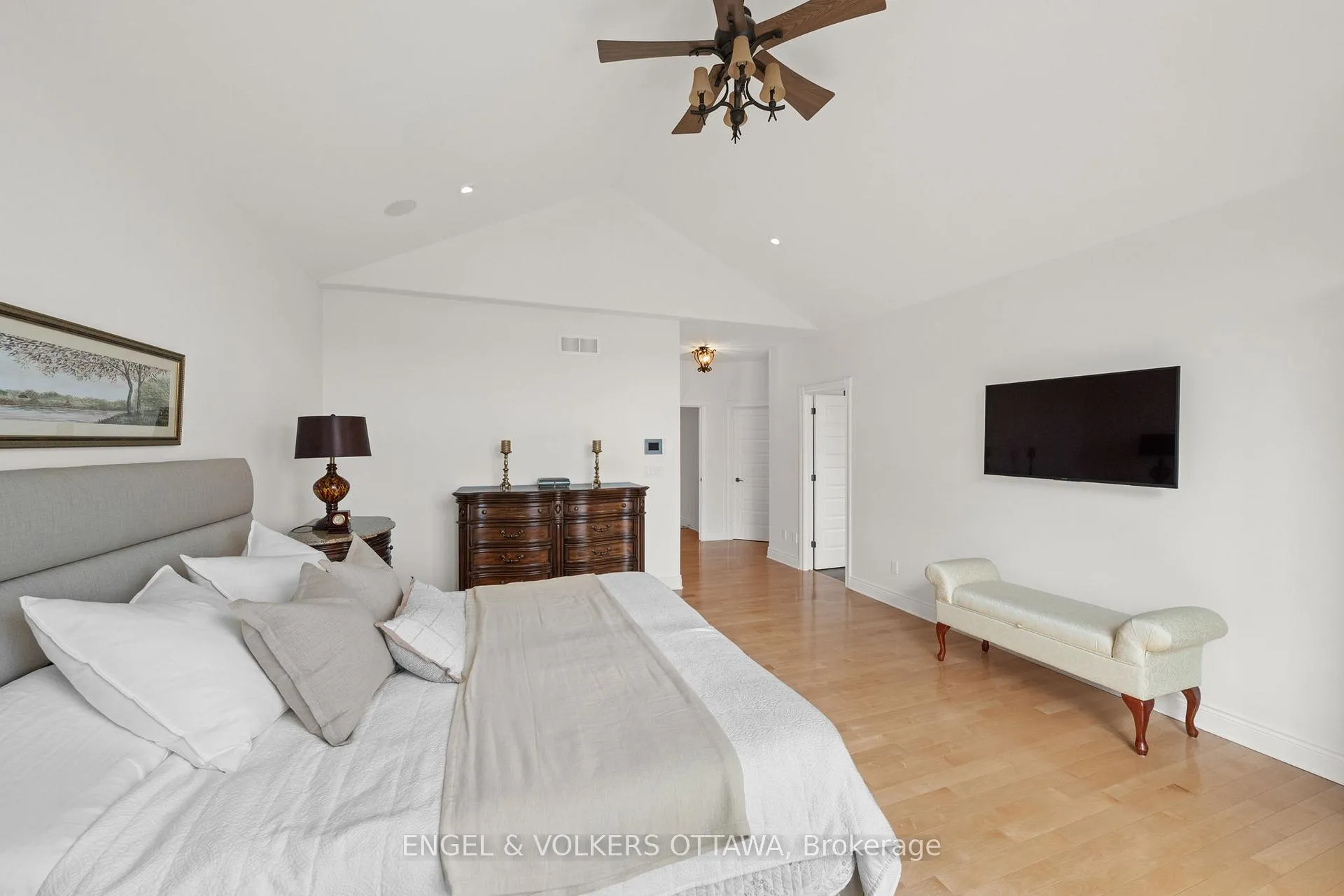 Photo 18 of 25 Winding Way, Ottawa, Barrhaven East — HOMEH