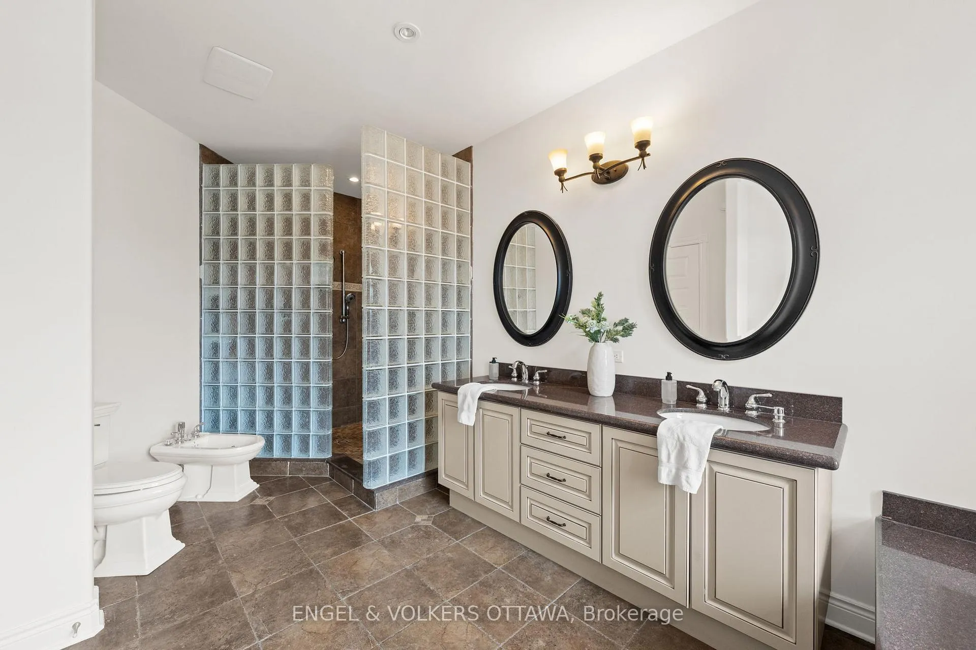 Photo 20 of 25 Winding Way, Ottawa, Barrhaven East — HOMEH
