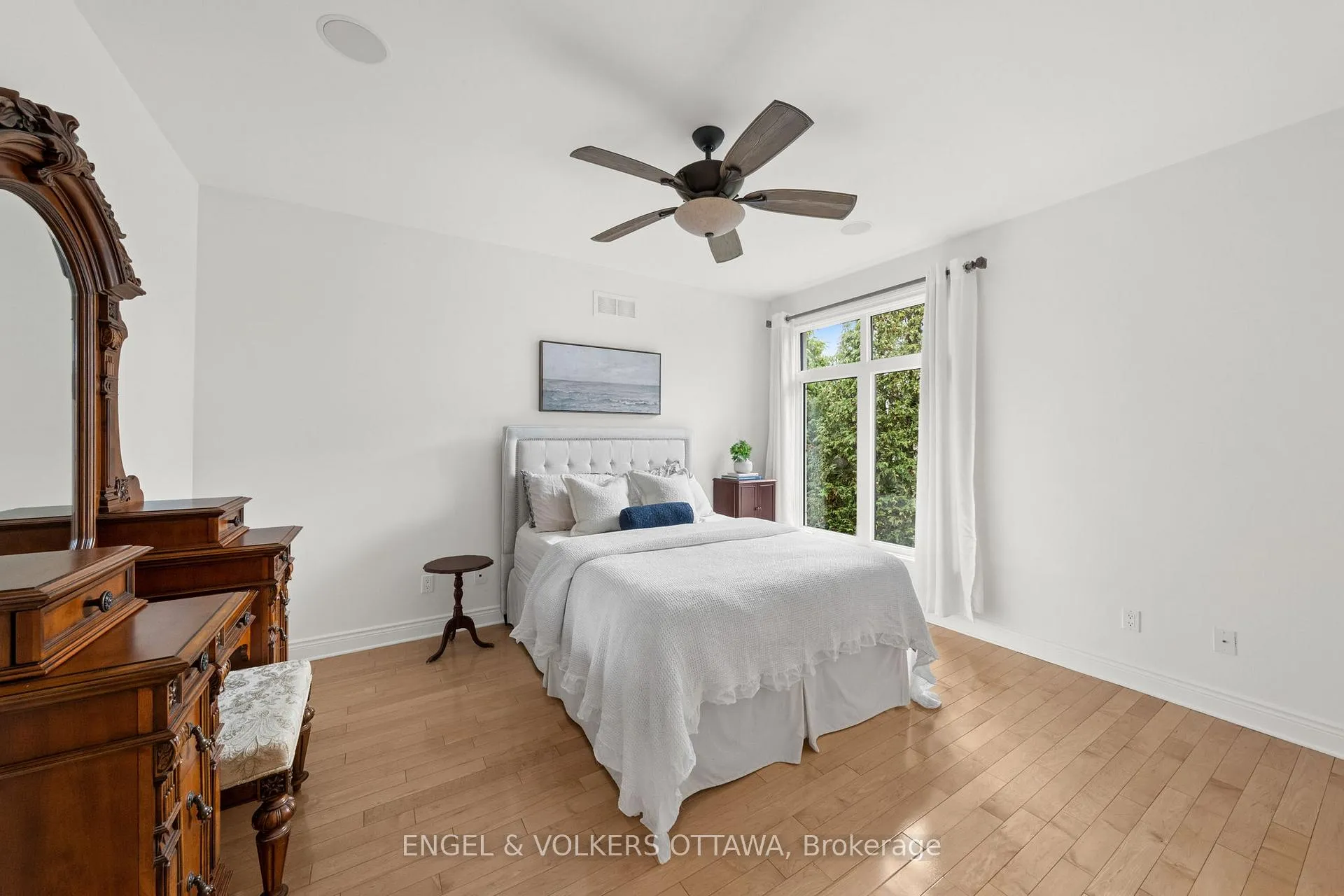 Photo 21 of 25 Winding Way, Ottawa, Barrhaven East — HOMEH