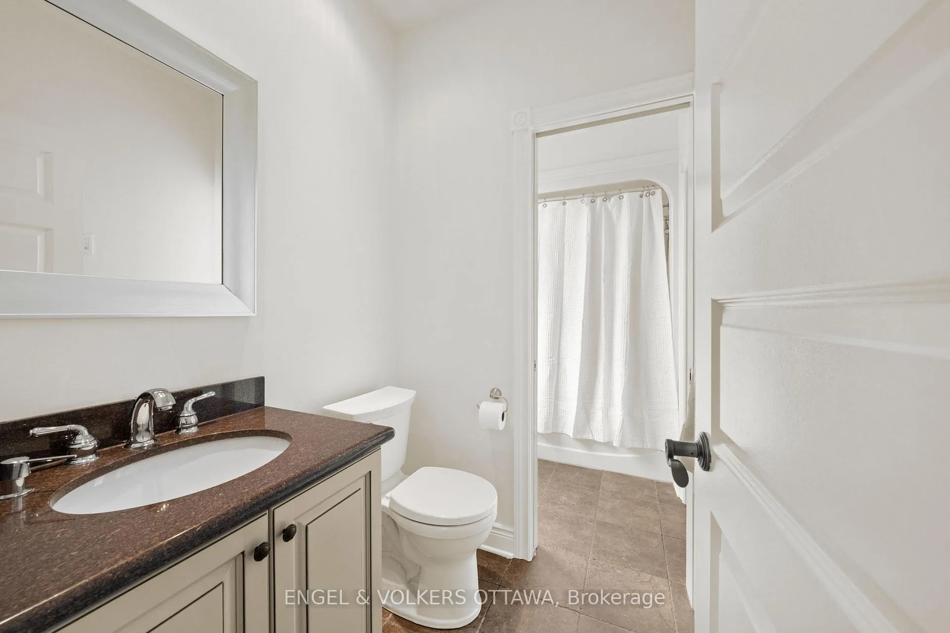 Photo 23 of 25 Winding Way, Ottawa, Barrhaven East — HOMEH