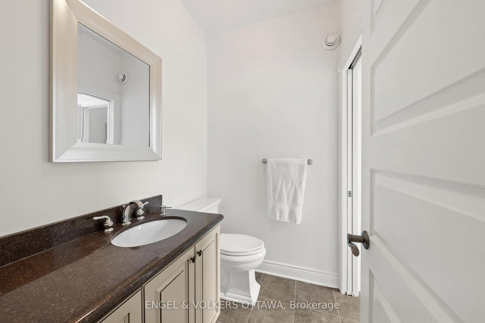 Photo 24 of 25 Winding Way, Ottawa, Barrhaven East — HOMEH