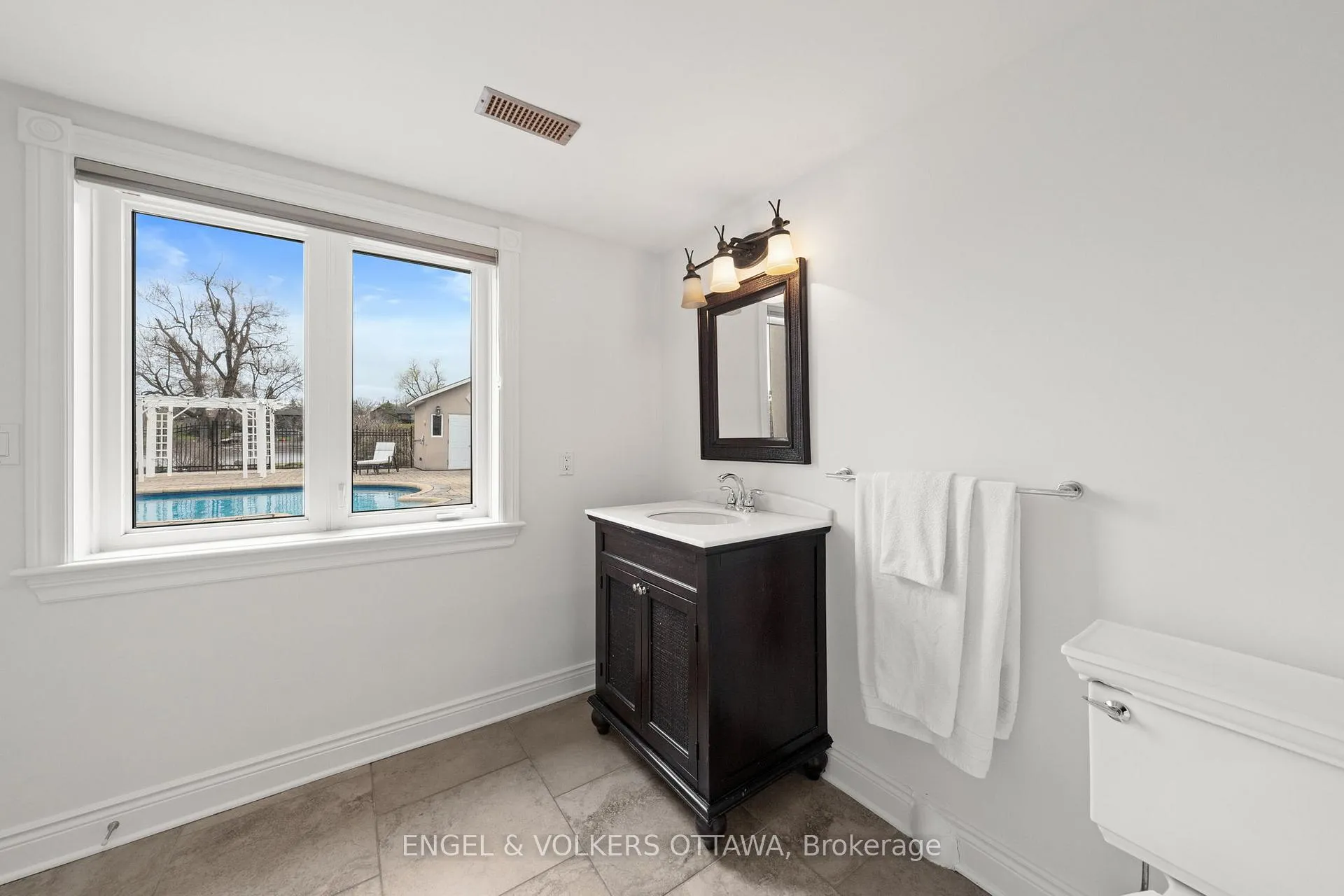 Photo 38 of 25 Winding Way, Ottawa, Barrhaven East — HOMEH