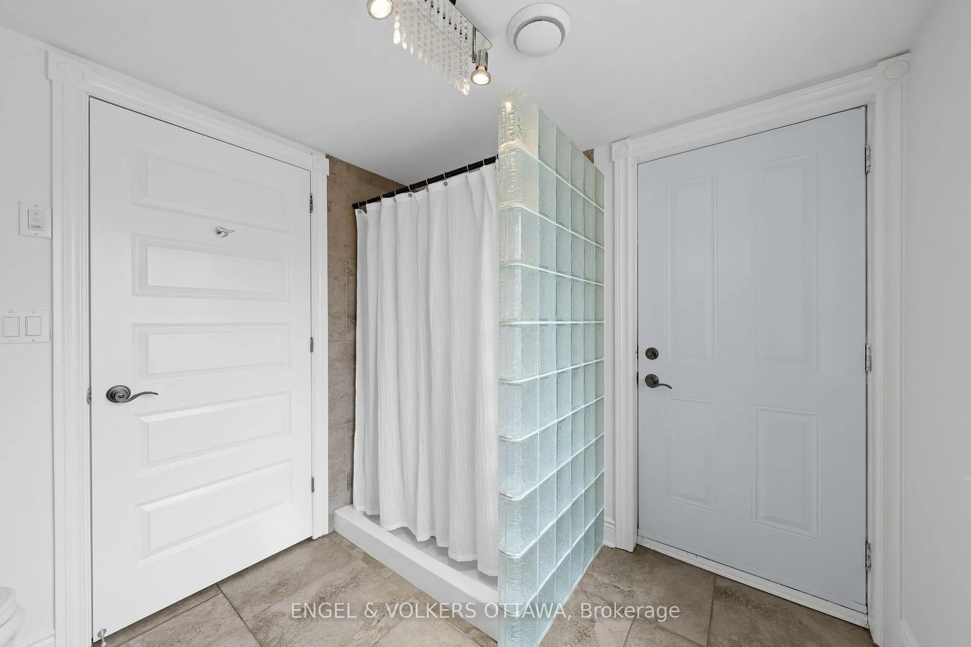 Photo 39 of 25 Winding Way, Ottawa, Barrhaven East — HOMEH