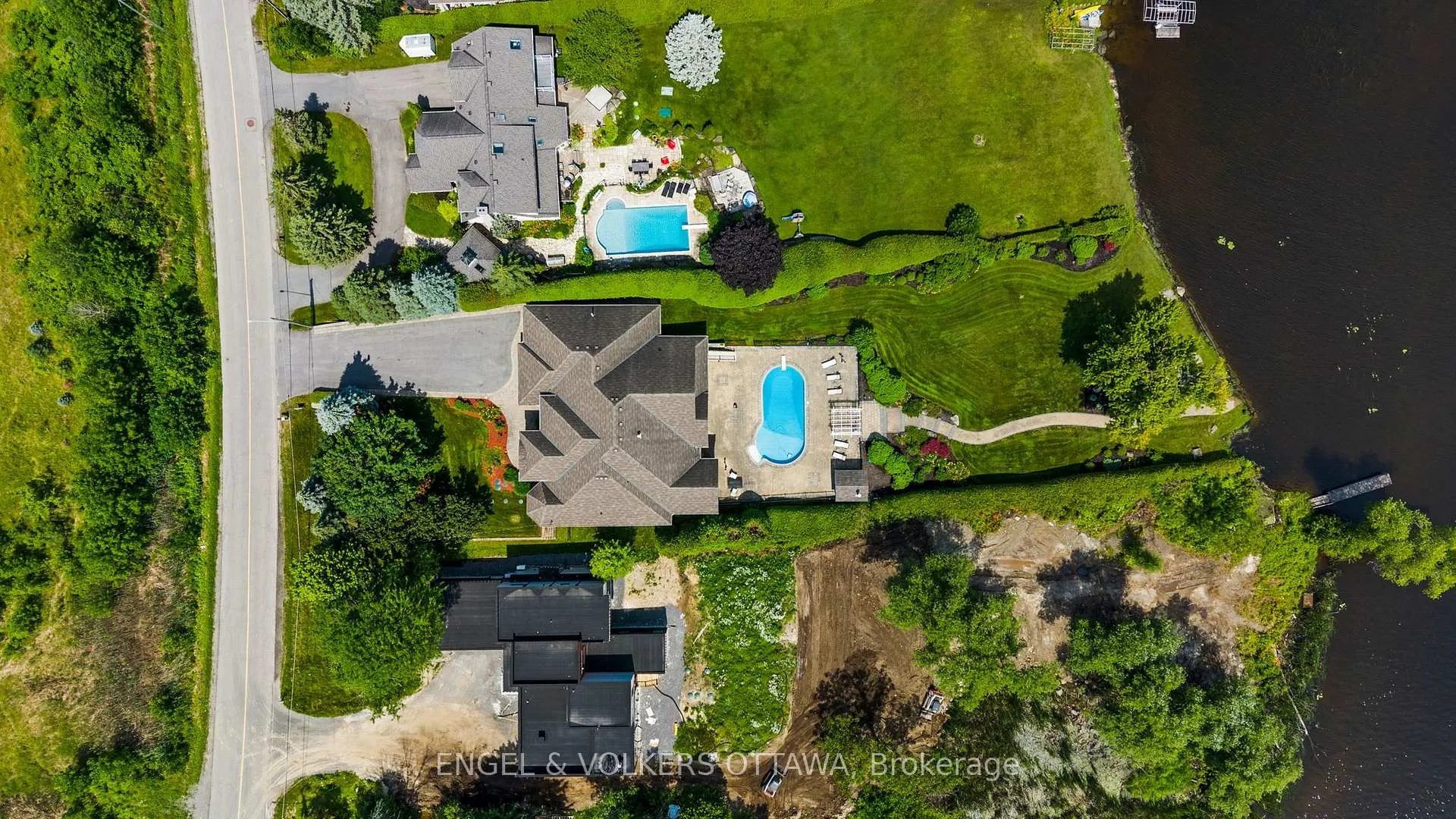 Photo 3 of 25 Winding Way, Ottawa, Barrhaven East — HOMEH