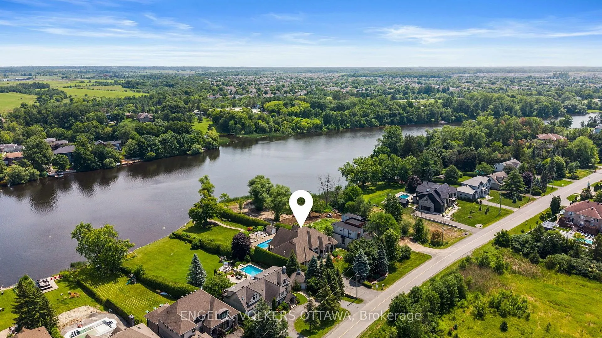 Photo 4 of 25 Winding Way, Ottawa, Barrhaven East — HOMEH