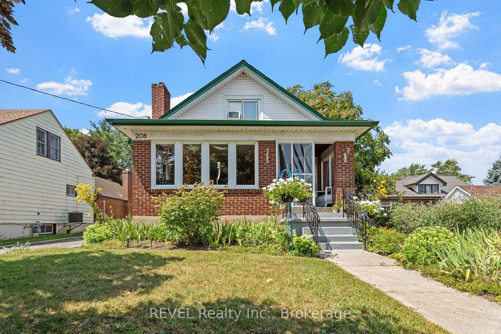 Front of 208 North Street
