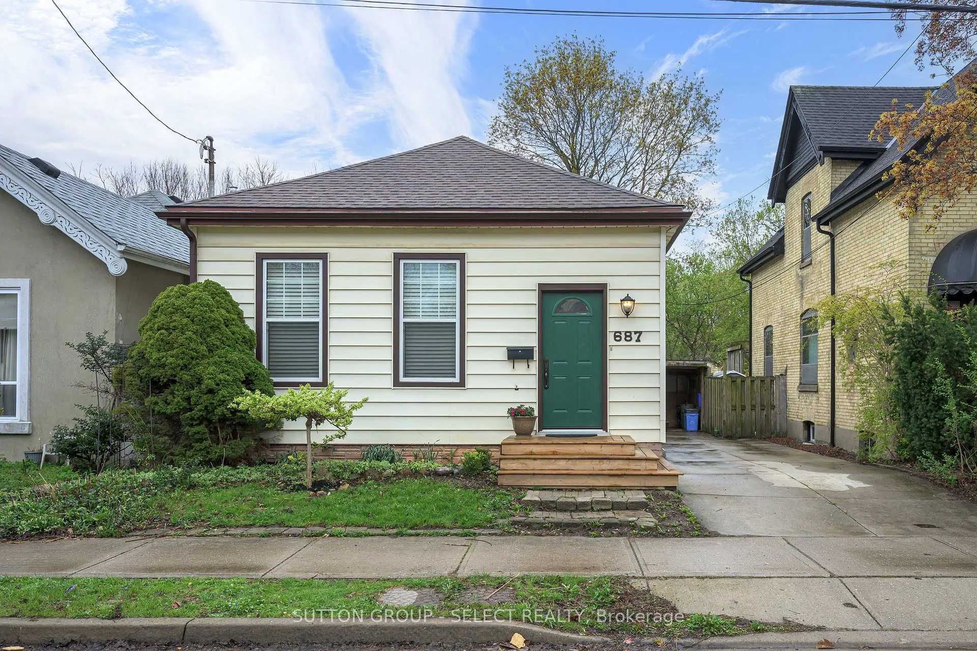 Front of 687 Princess Avenue