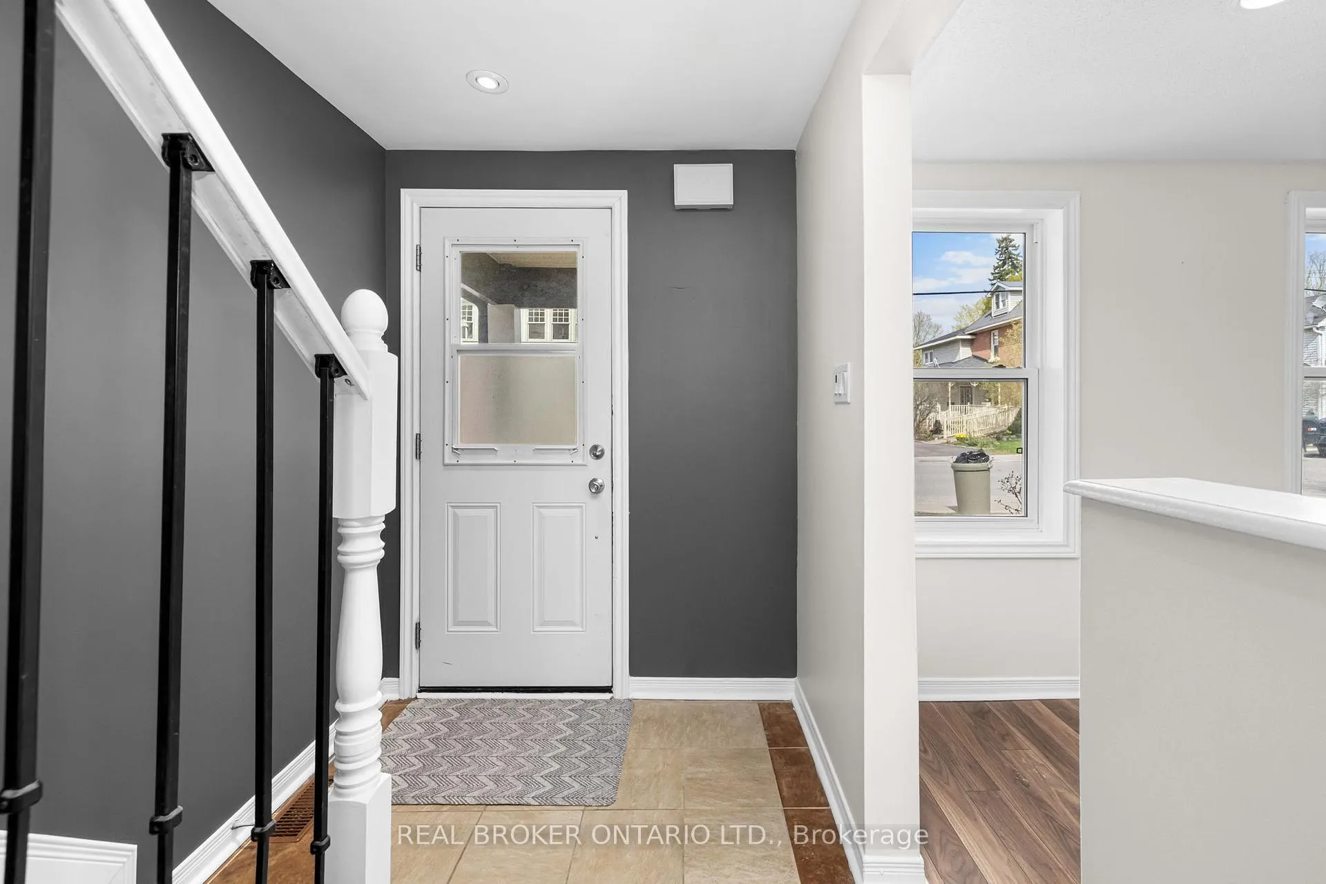 Photo 4 of 233 Bell Street, Arnprior — HOMEH
