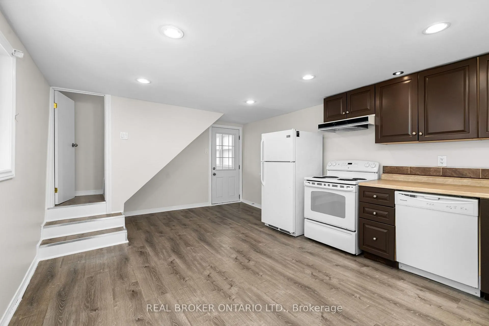 Photo 16 of 233 Bell Street, Arnprior — HOMEH