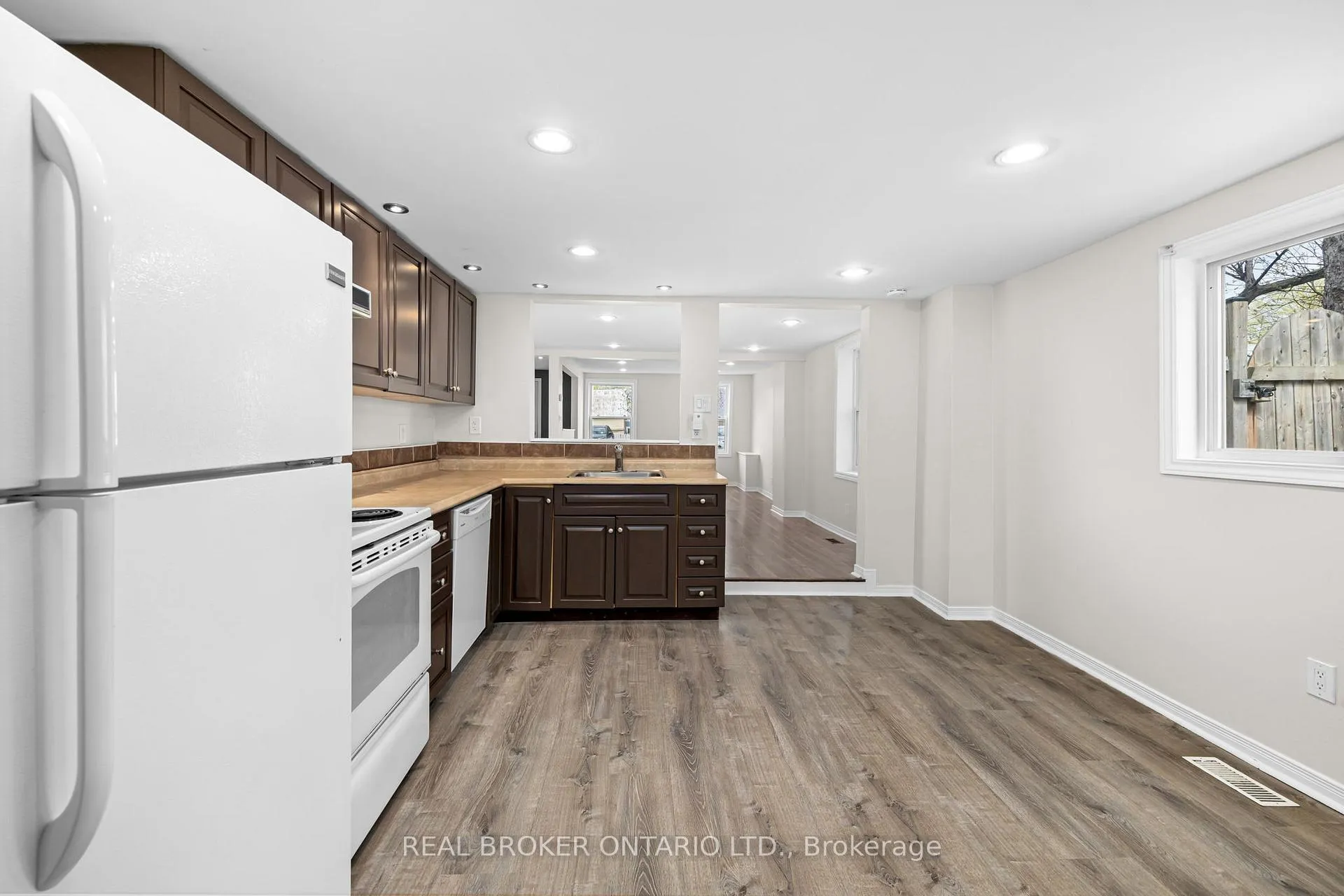 Photo 18 of 233 Bell Street, Arnprior — HOMEH