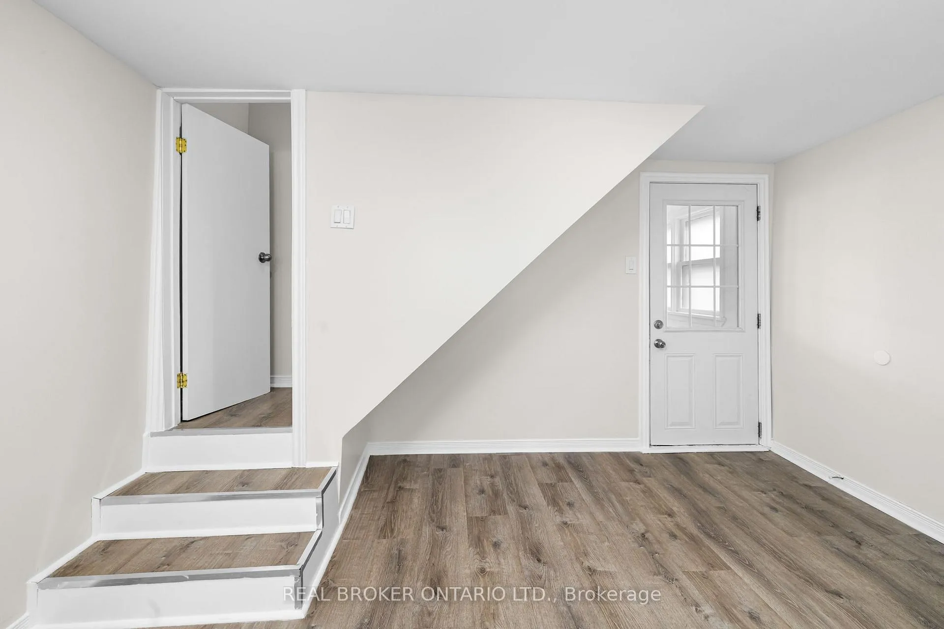 Photo 21 of 233 Bell Street, Arnprior — HOMEH
