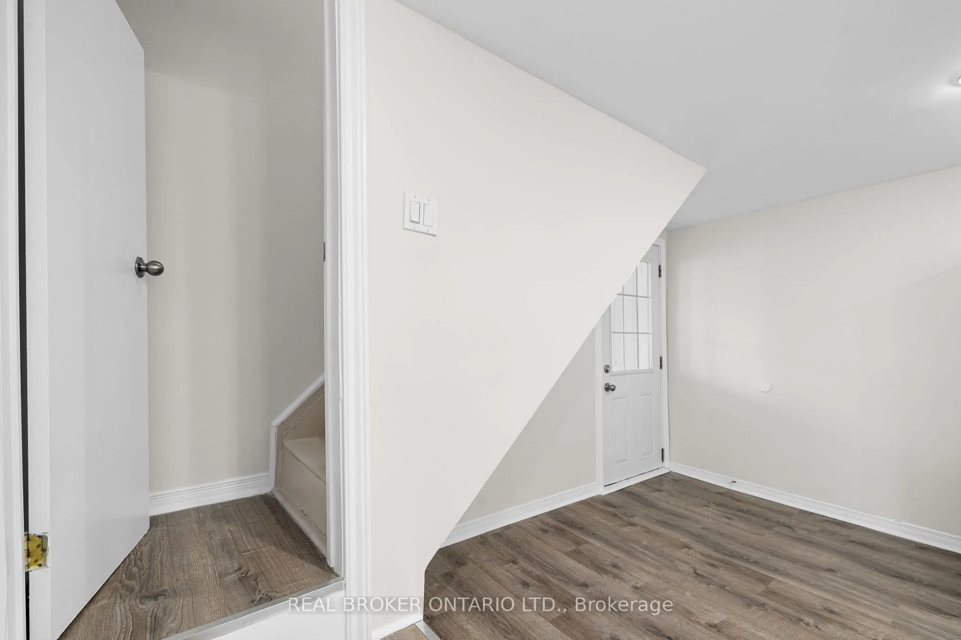 Photo 23 of 233 Bell Street, Arnprior — HOMEH