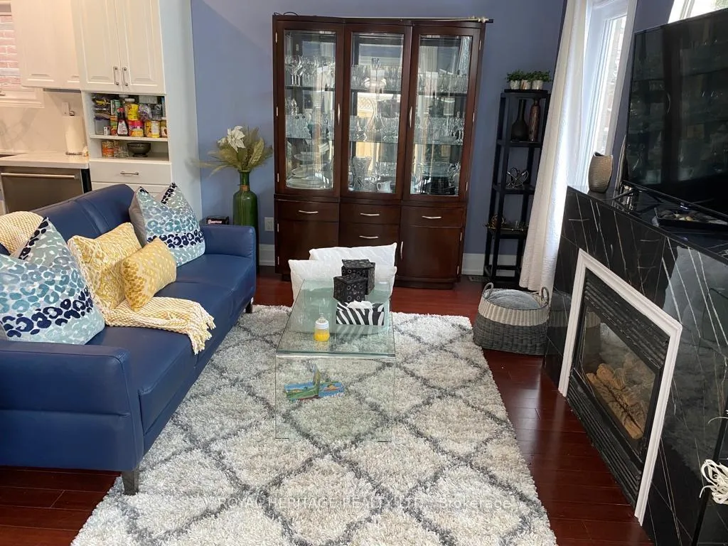 Photo 4 of 17 Hoodgate Drive, Whitby, Williamsburg — HOMEH