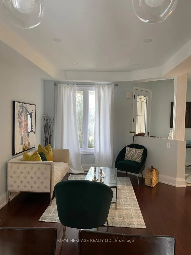 Photo 5 of 17 Hoodgate Drive, Whitby, Williamsburg — HOMEH