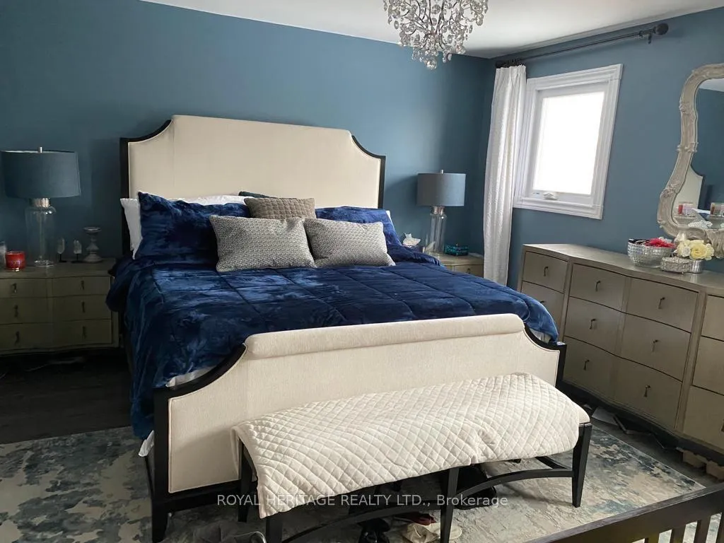 Photo 7 of 17 Hoodgate Drive, Whitby, Williamsburg — HOMEH