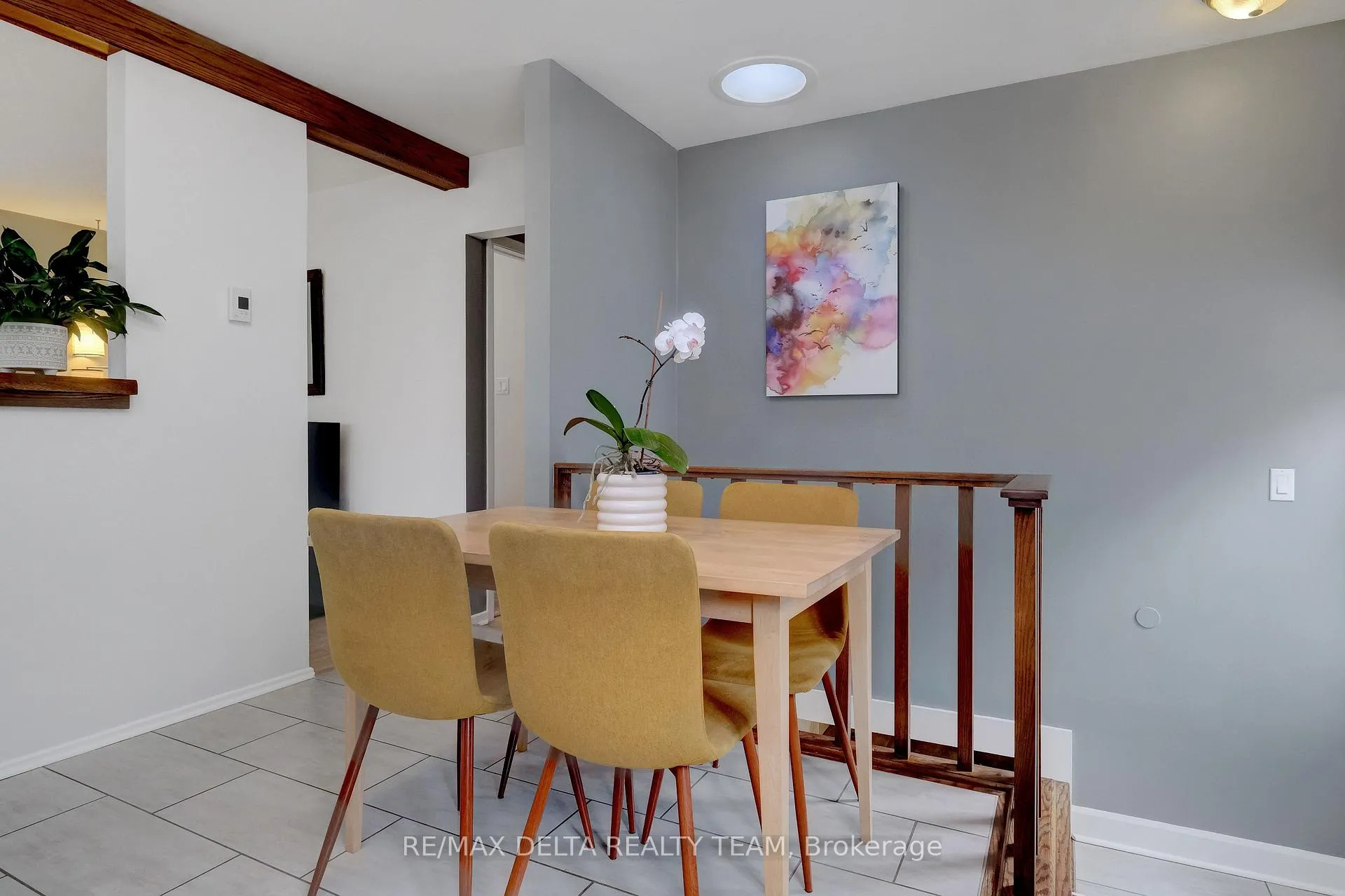 Photo 12 of 2210 Bickerton Avenue, Ottawa, Beacon Hill North — HOMEH