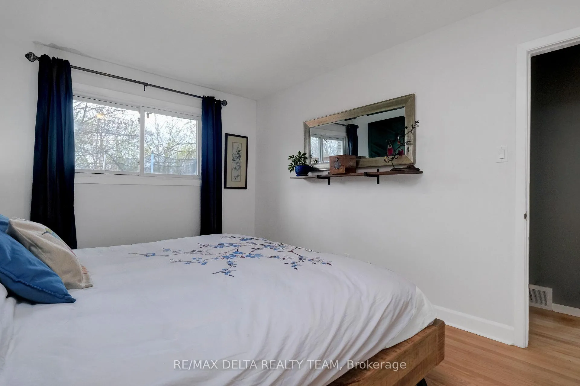 Photo 19 of 2210 Bickerton Avenue, Ottawa, Beacon Hill North — HOMEH