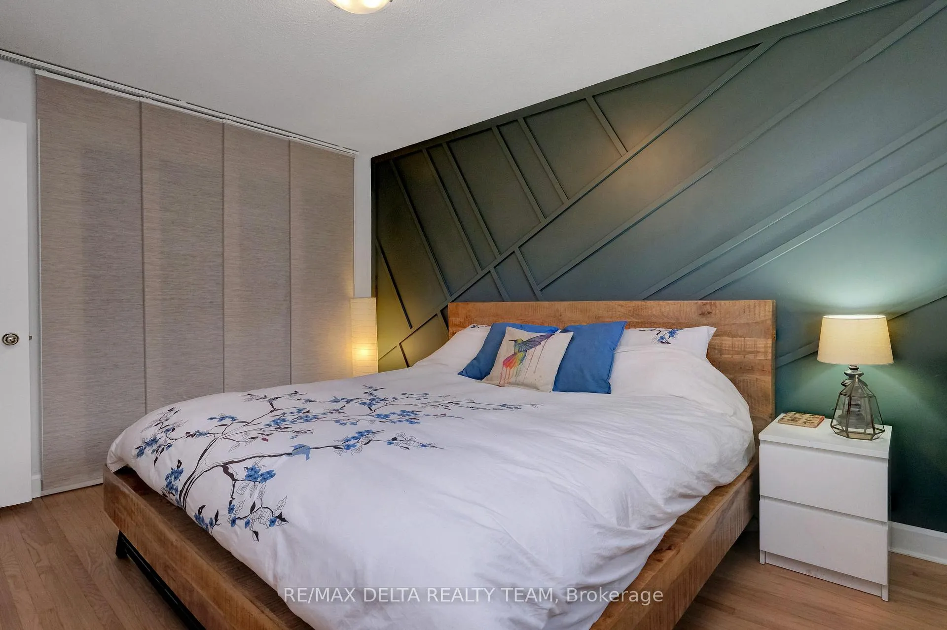 Photo 20 of 2210 Bickerton Avenue, Ottawa, Beacon Hill North — HOMEH