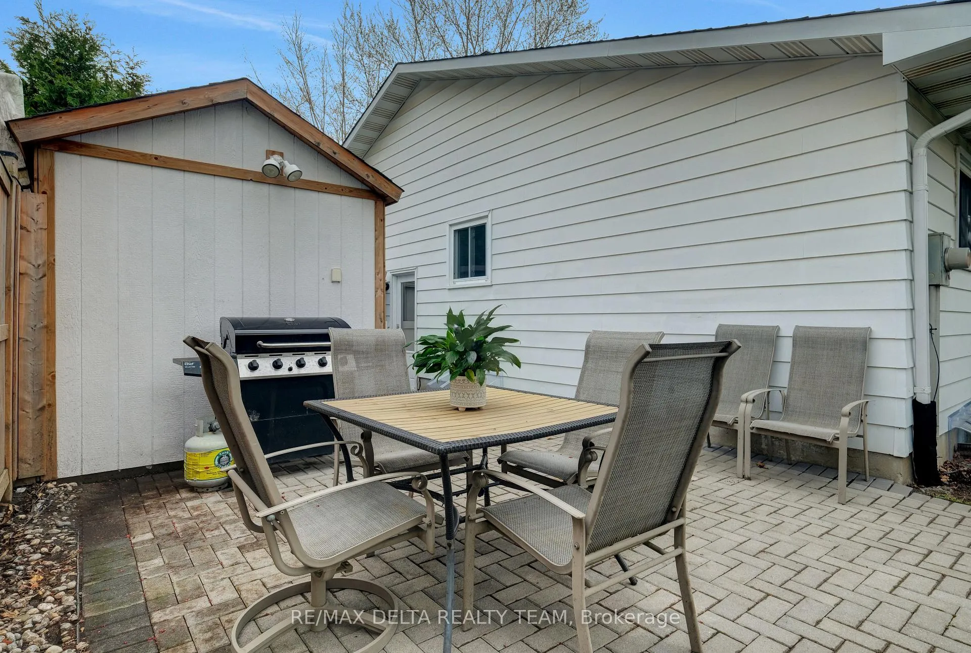 Photo 38 of 2210 Bickerton Avenue, Ottawa, Beacon Hill North — HOMEH