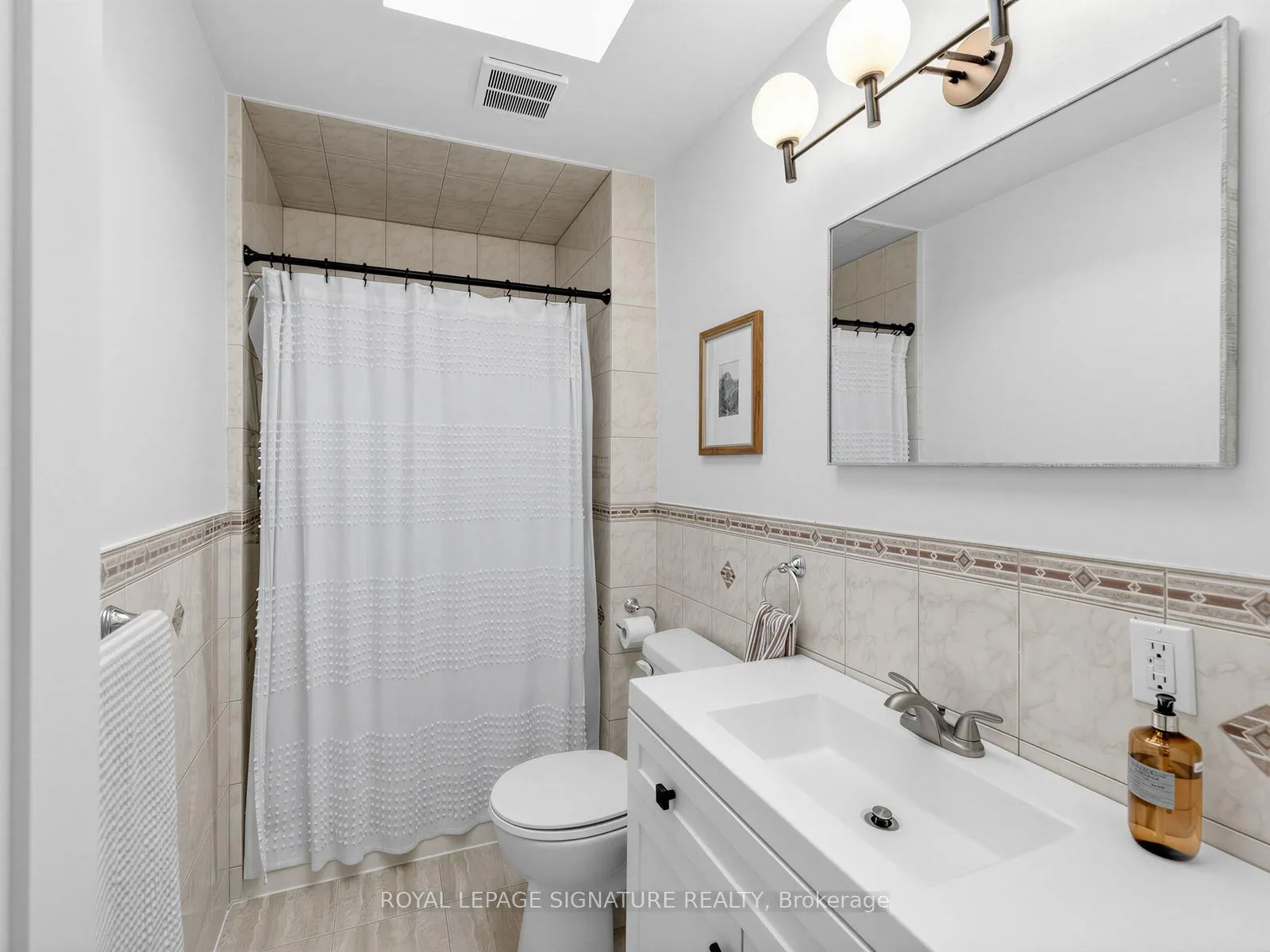 Photo 19 of 181 Gilbert Avenue, Toronto, Caledonia-Fairbank — HOMEH