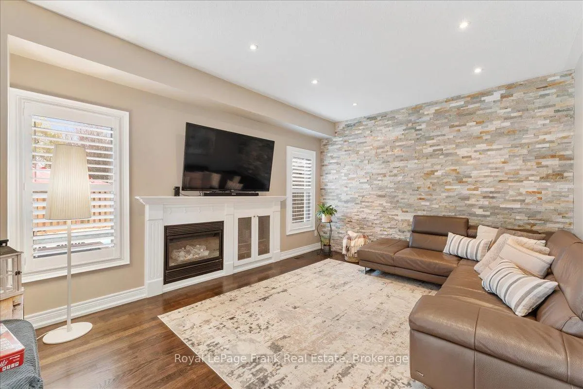 Photo 11 of 67 Scadding Avenue, Whitby, Port Whitby — HOMEH