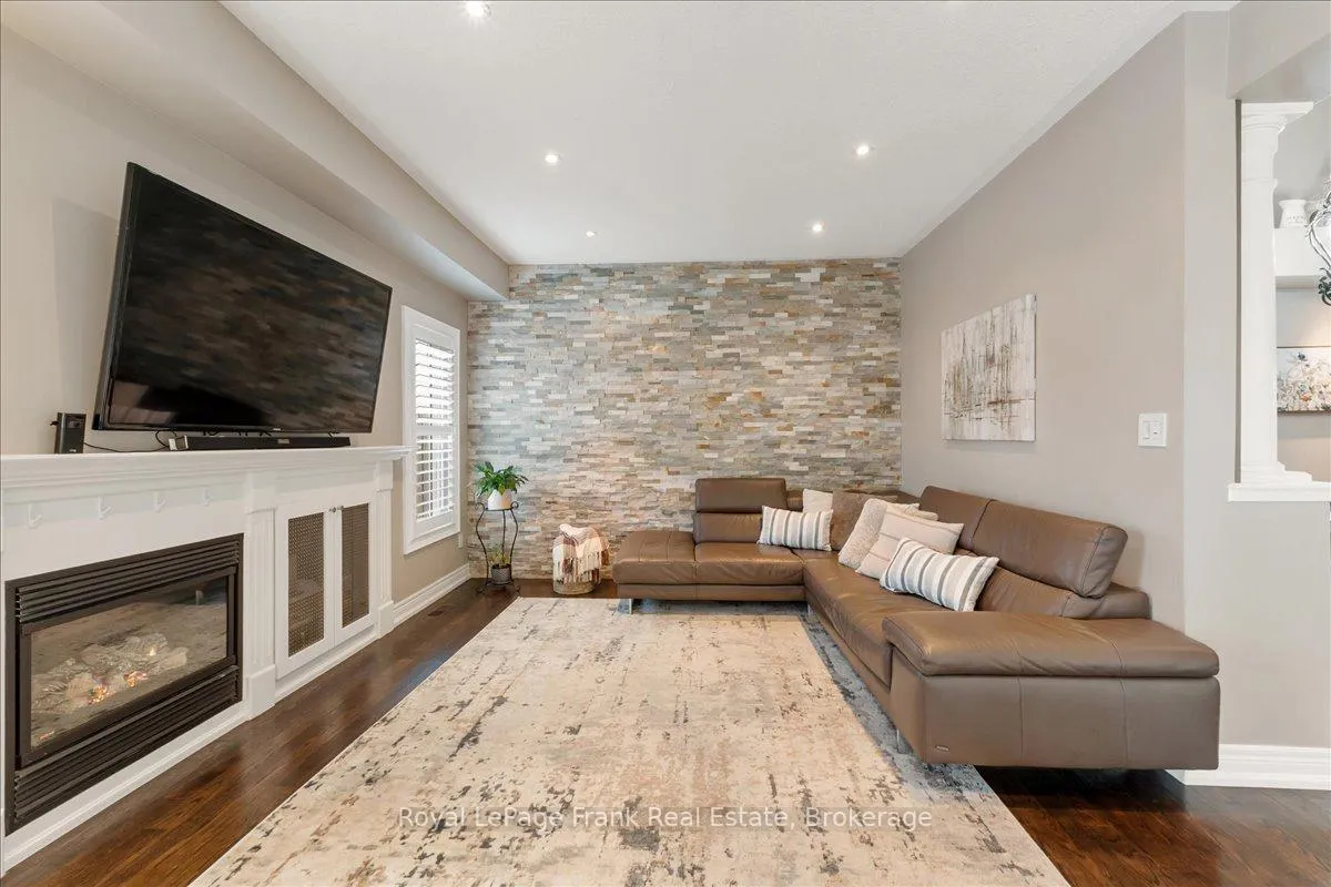 Photo 12 of 67 Scadding Avenue, Whitby, Port Whitby — HOMEH