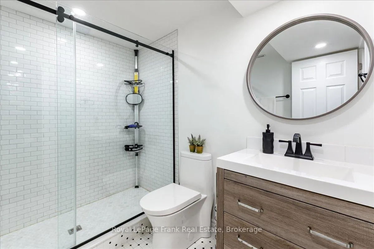 Photo 34 of 67 Scadding Avenue, Whitby, Port Whitby — HOMEH