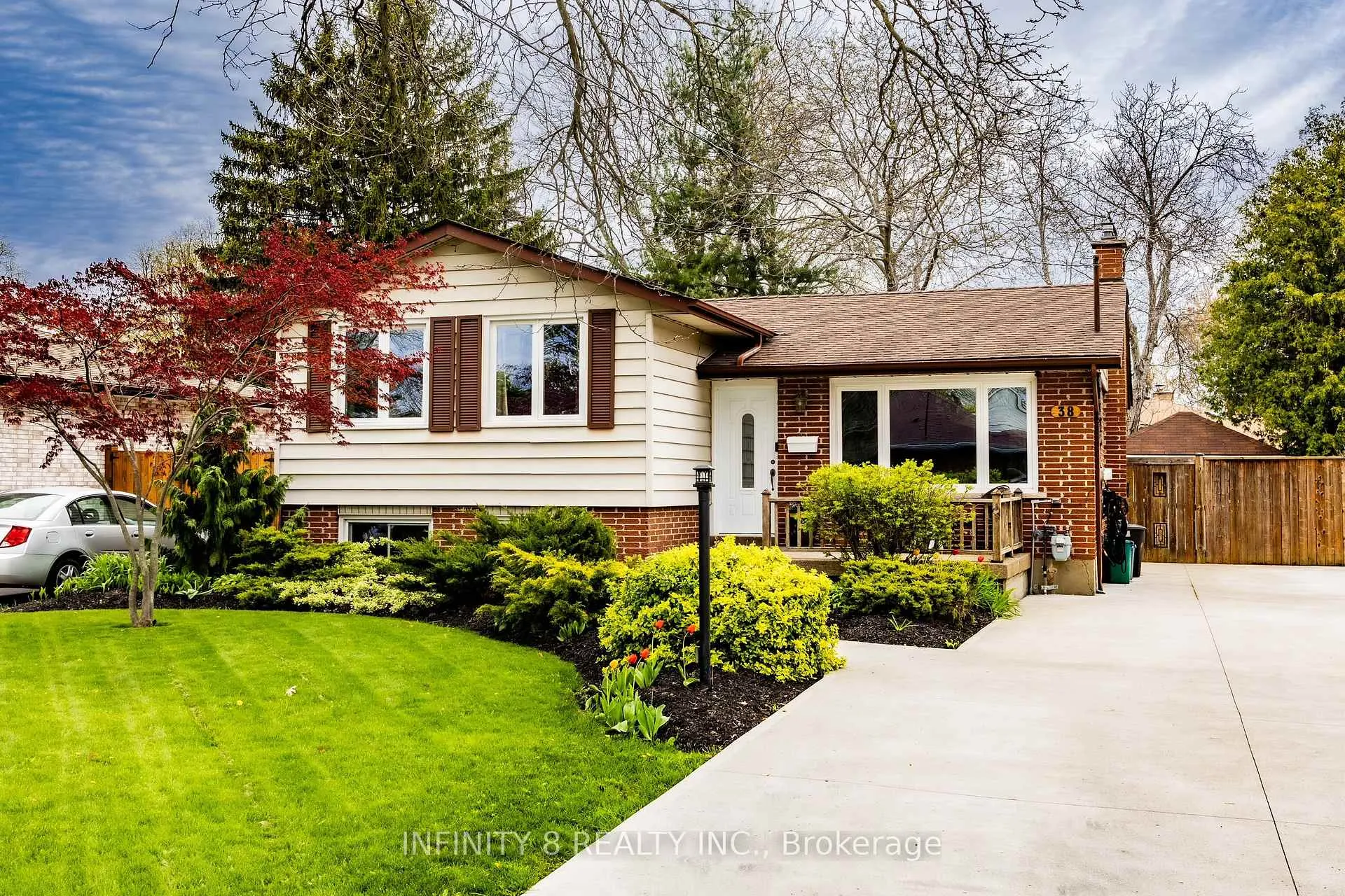Photo 1 of 38 Crescentwood Drive, St. Catharines, Lakeport — HOMEH