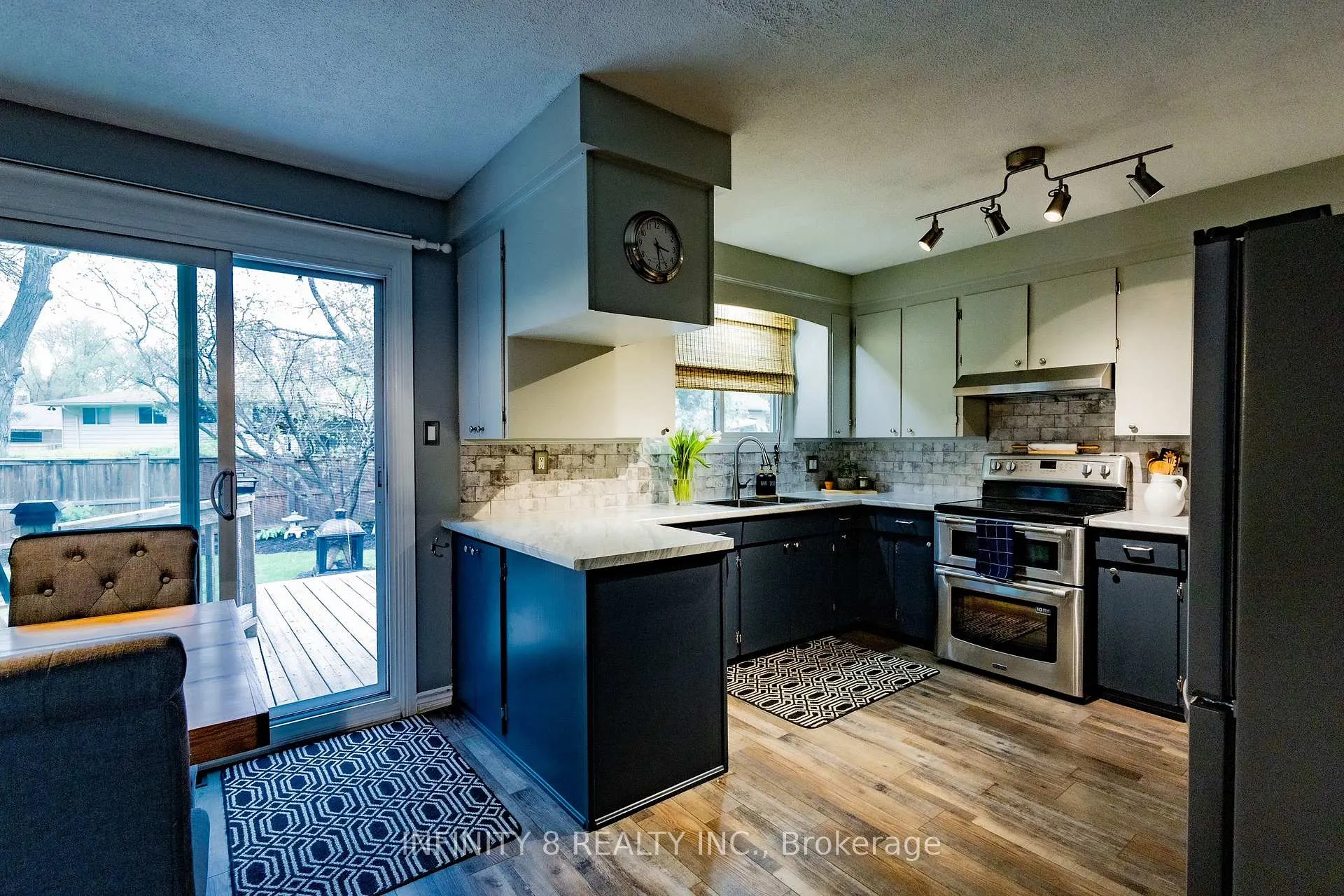 Photo 6 of 38 Crescentwood Drive, St. Catharines, Lakeport — HOMEH