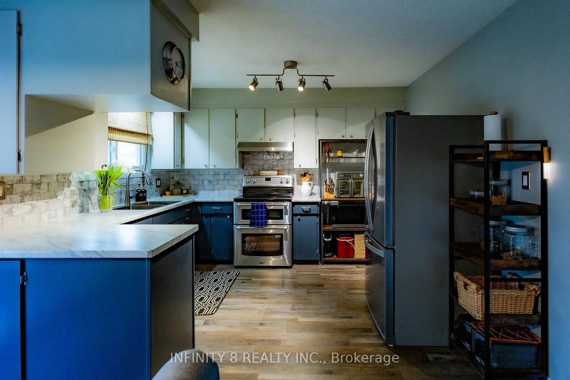 Photo 7 of 38 Crescentwood Drive, St. Catharines, Lakeport — HOMEH