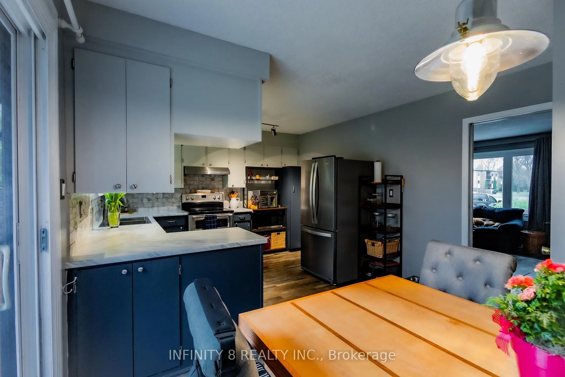 Photo 9 of 38 Crescentwood Drive, St. Catharines, Lakeport — HOMEH